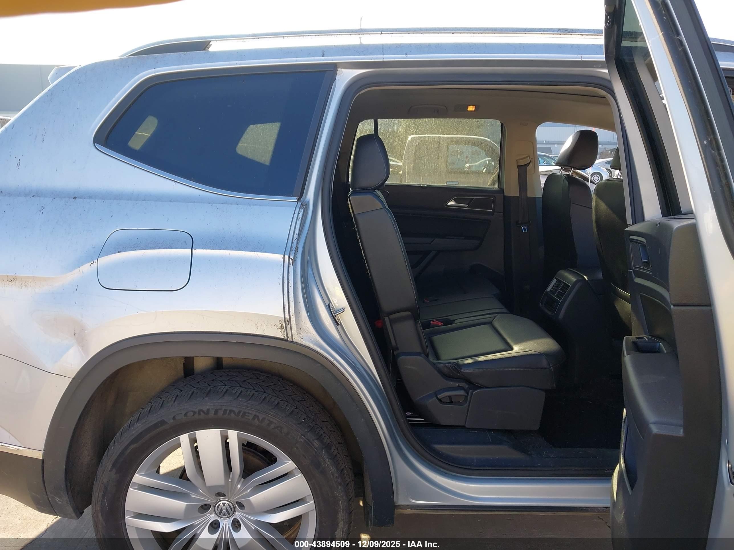 VOLKSWAGEN ATLAS image 8