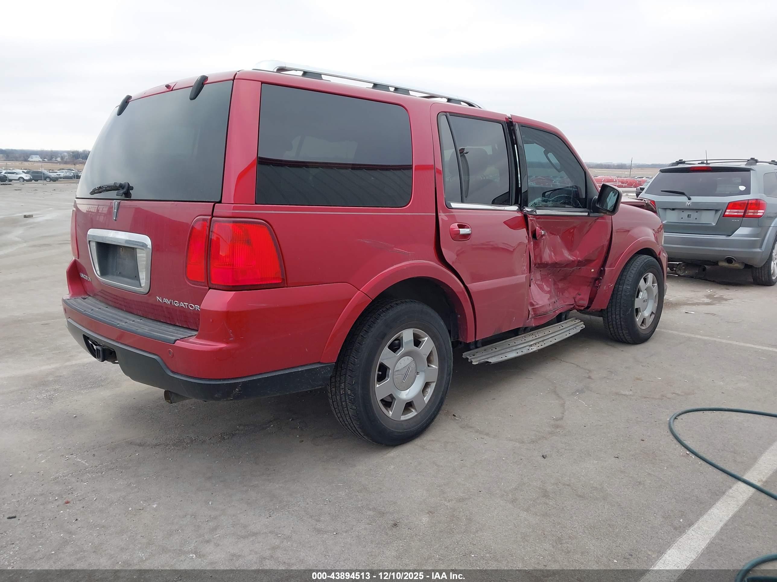 LINCOLN NAVIGATOR image 4