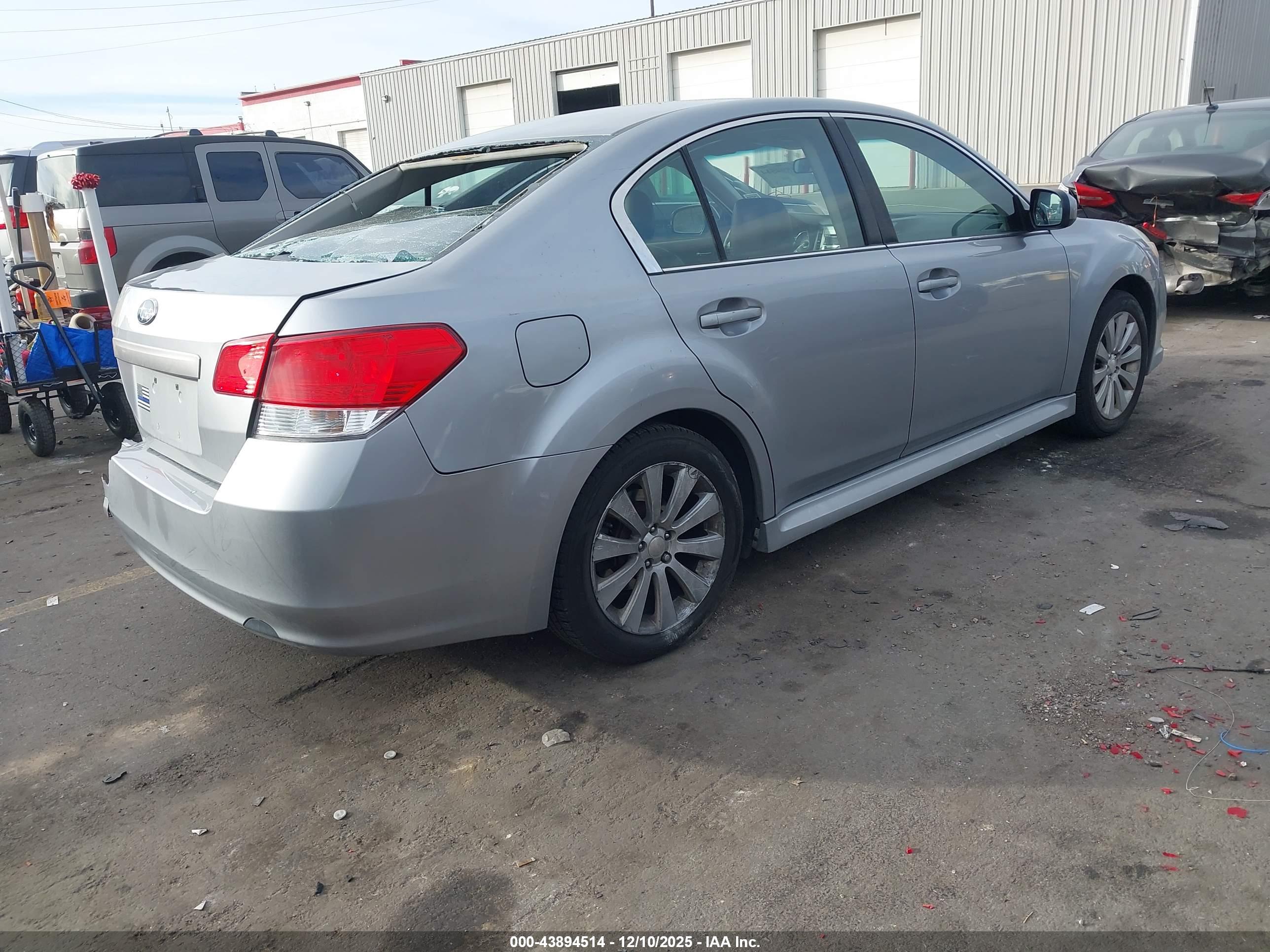SUBARU LEGACY image 4