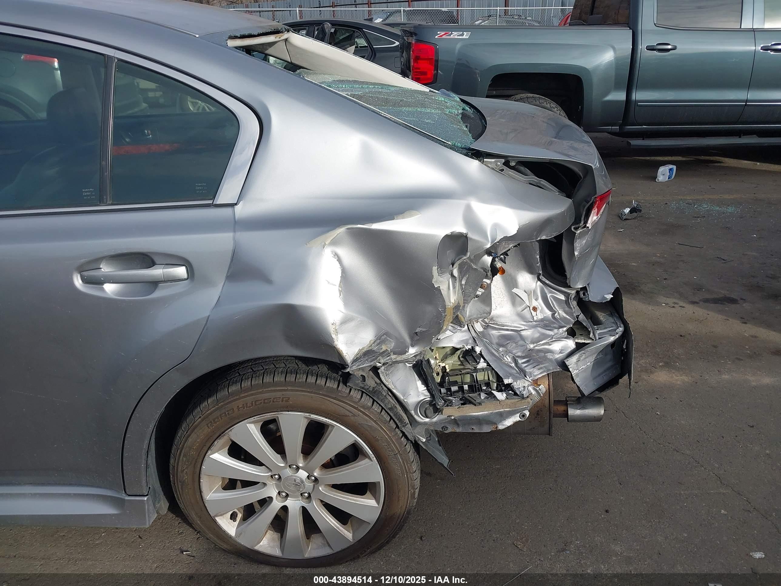 SUBARU LEGACY image 6