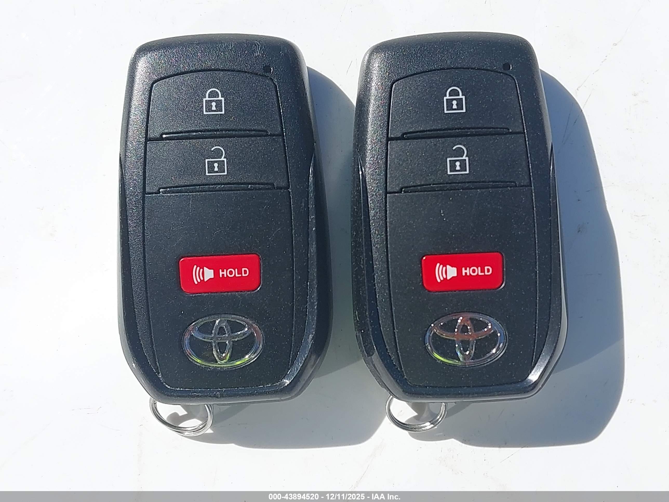 TOYOTA TACOMA image 11