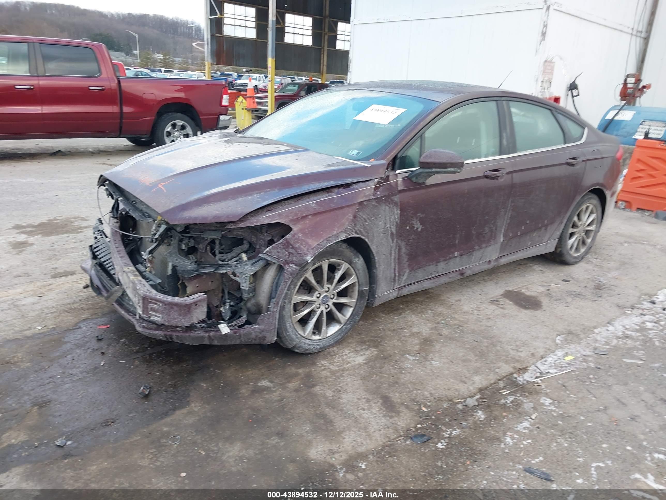 FORD FUSION image 2