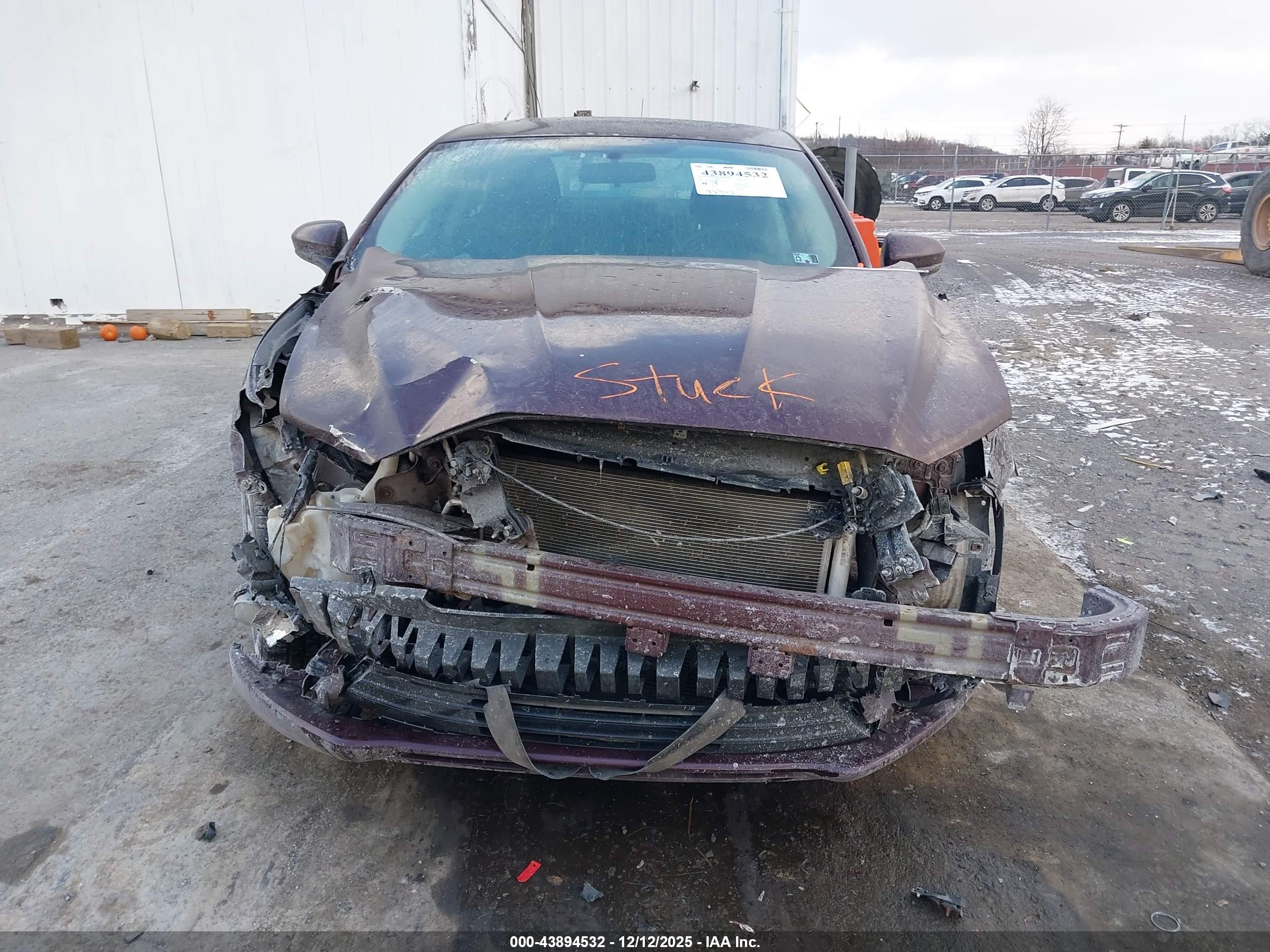 FORD FUSION image 6