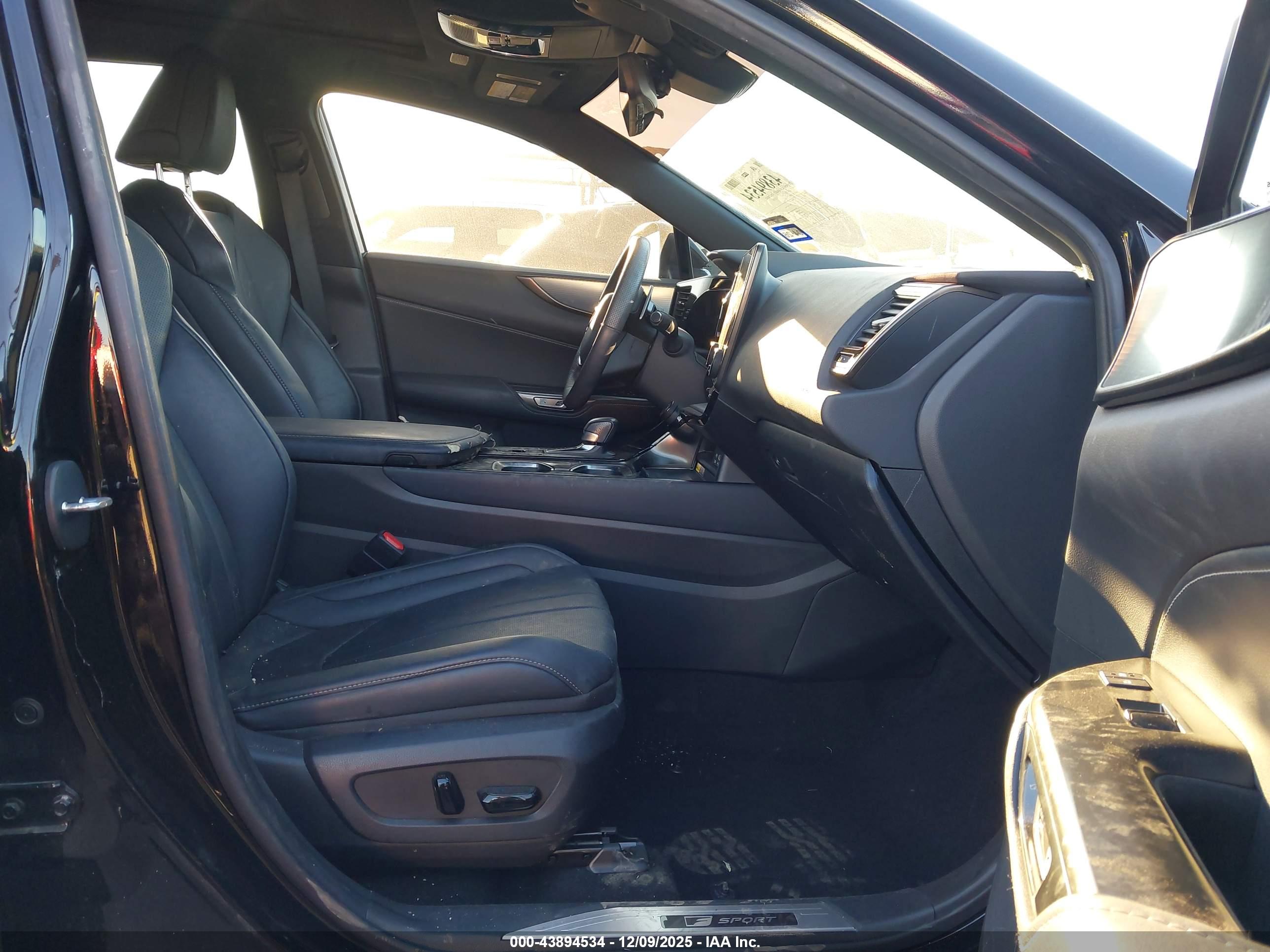 LEXUS NX image 5