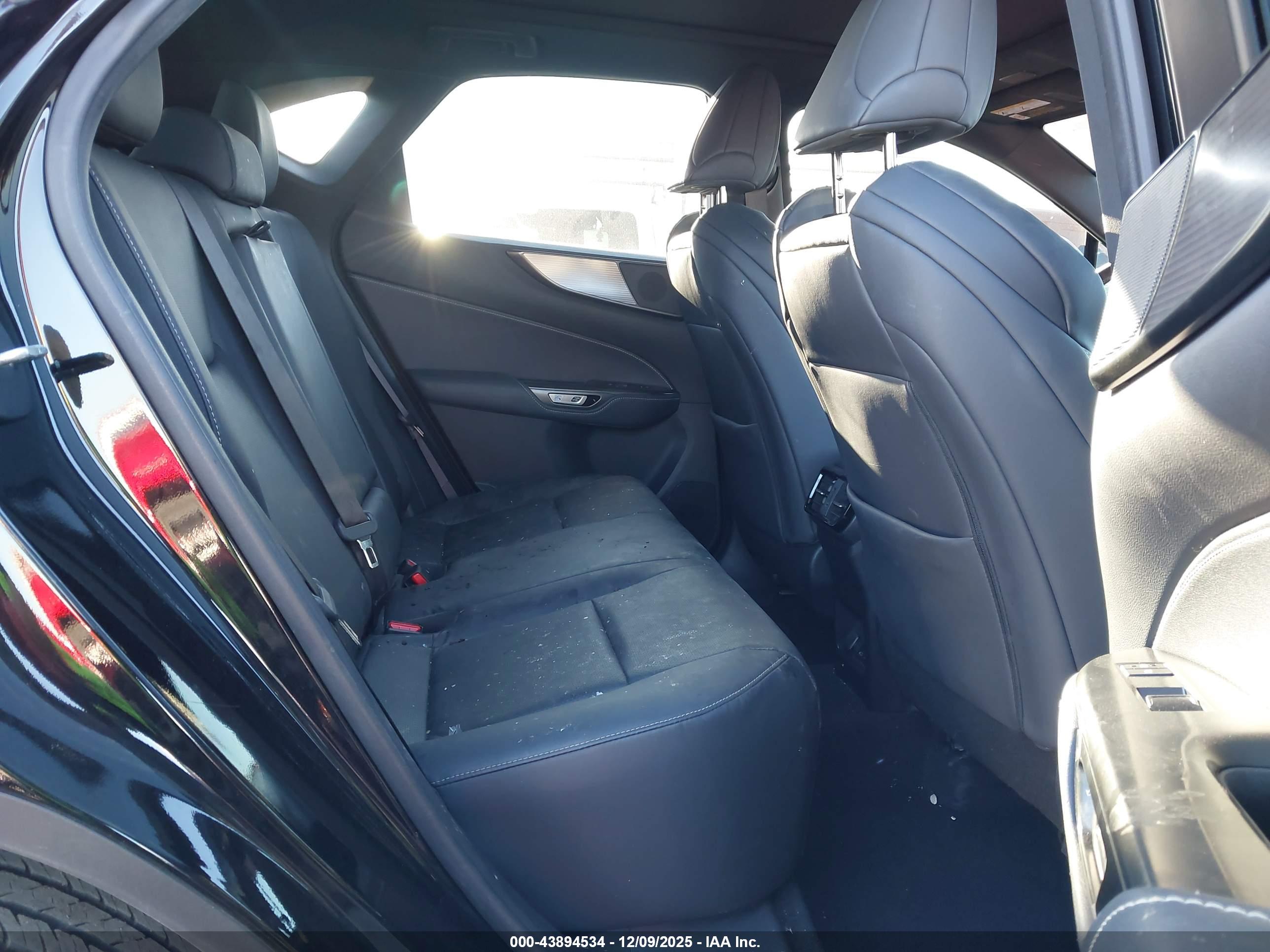 LEXUS NX image 8