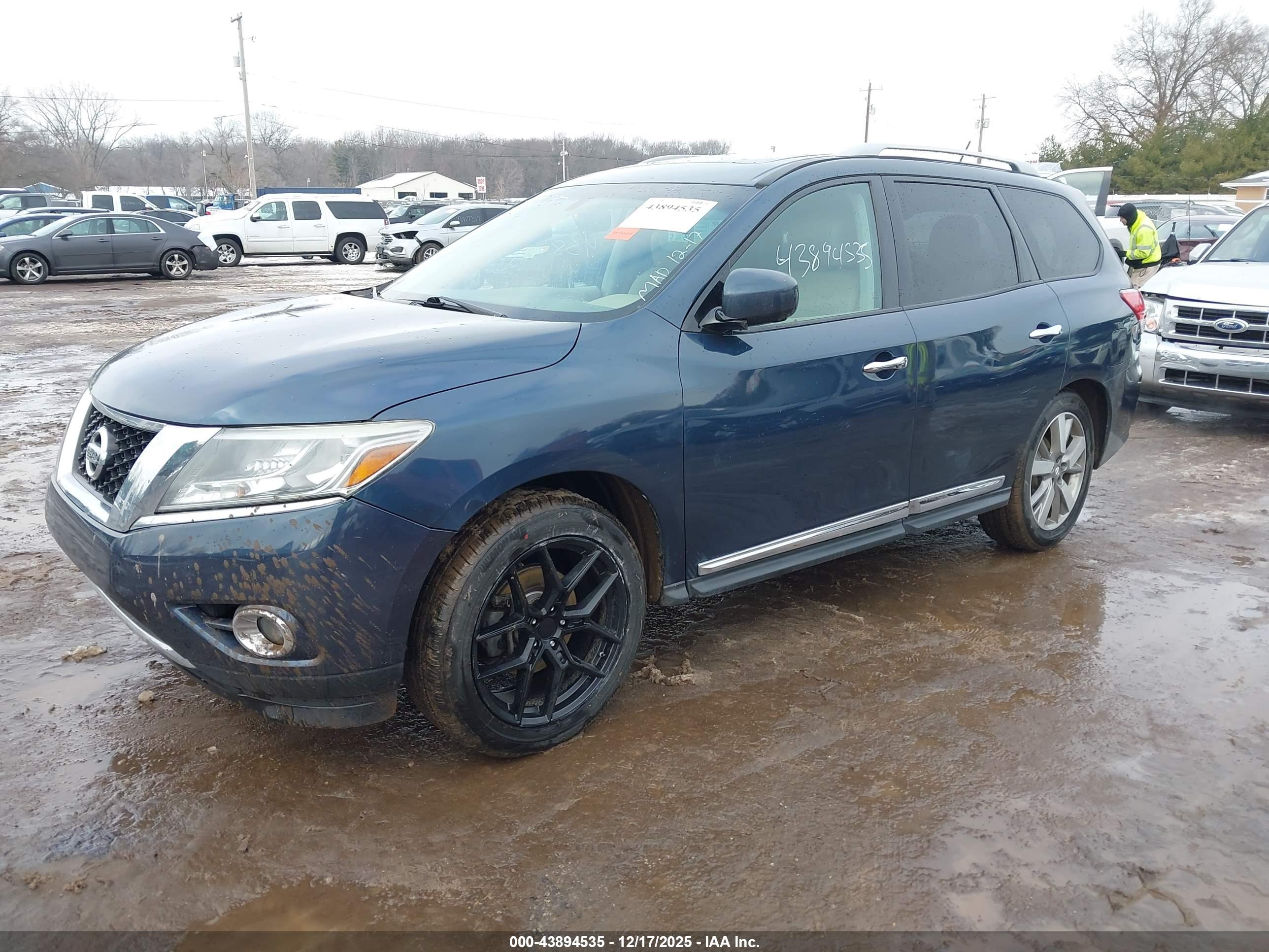 NISSAN PATHFINDER image 2