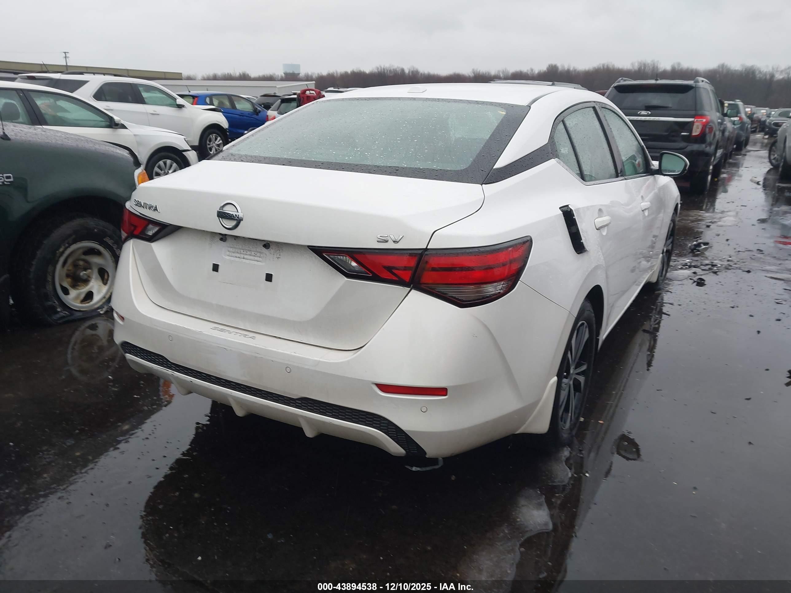 NISSAN SENTRA image 4