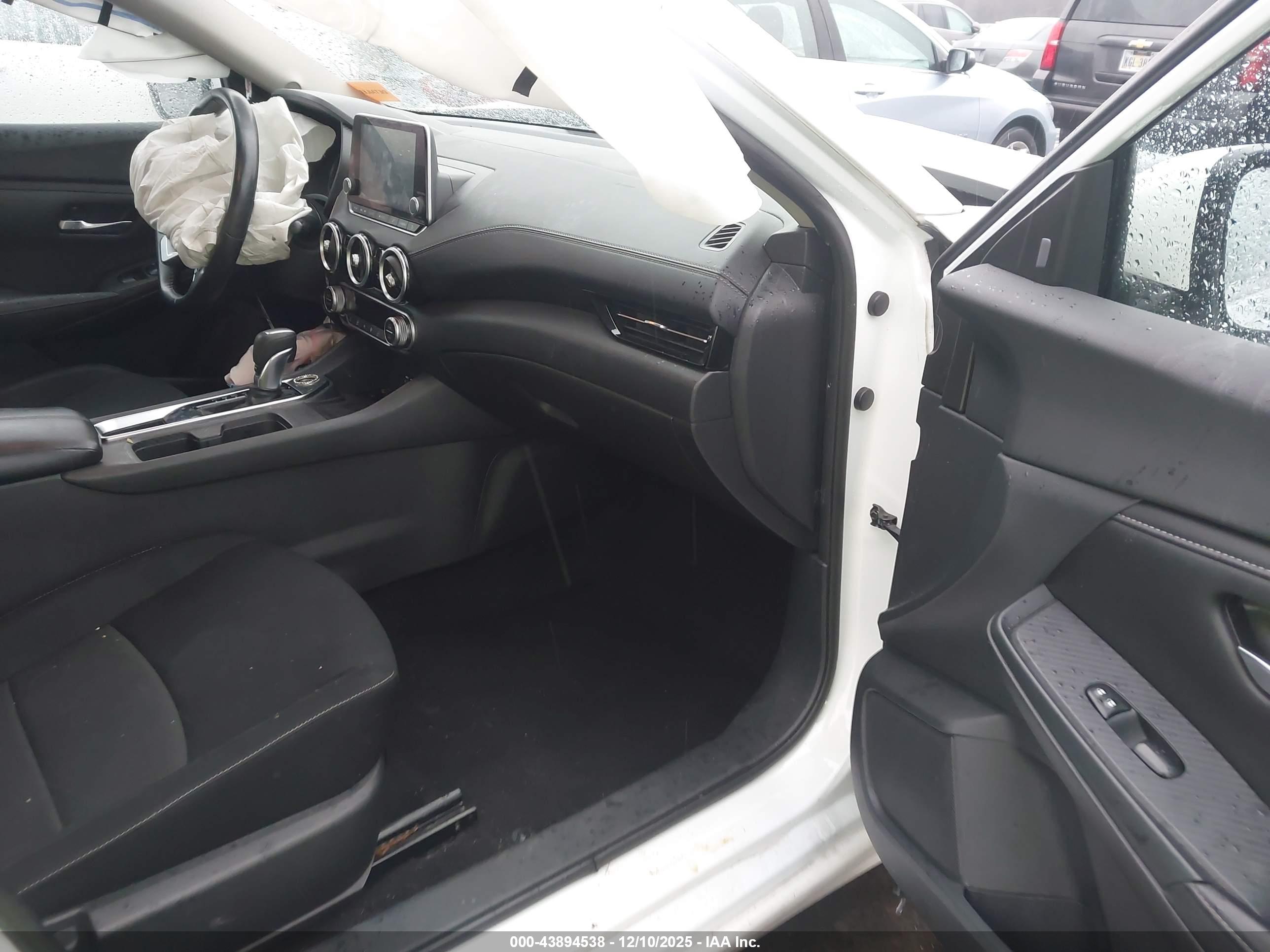 NISSAN SENTRA image 5