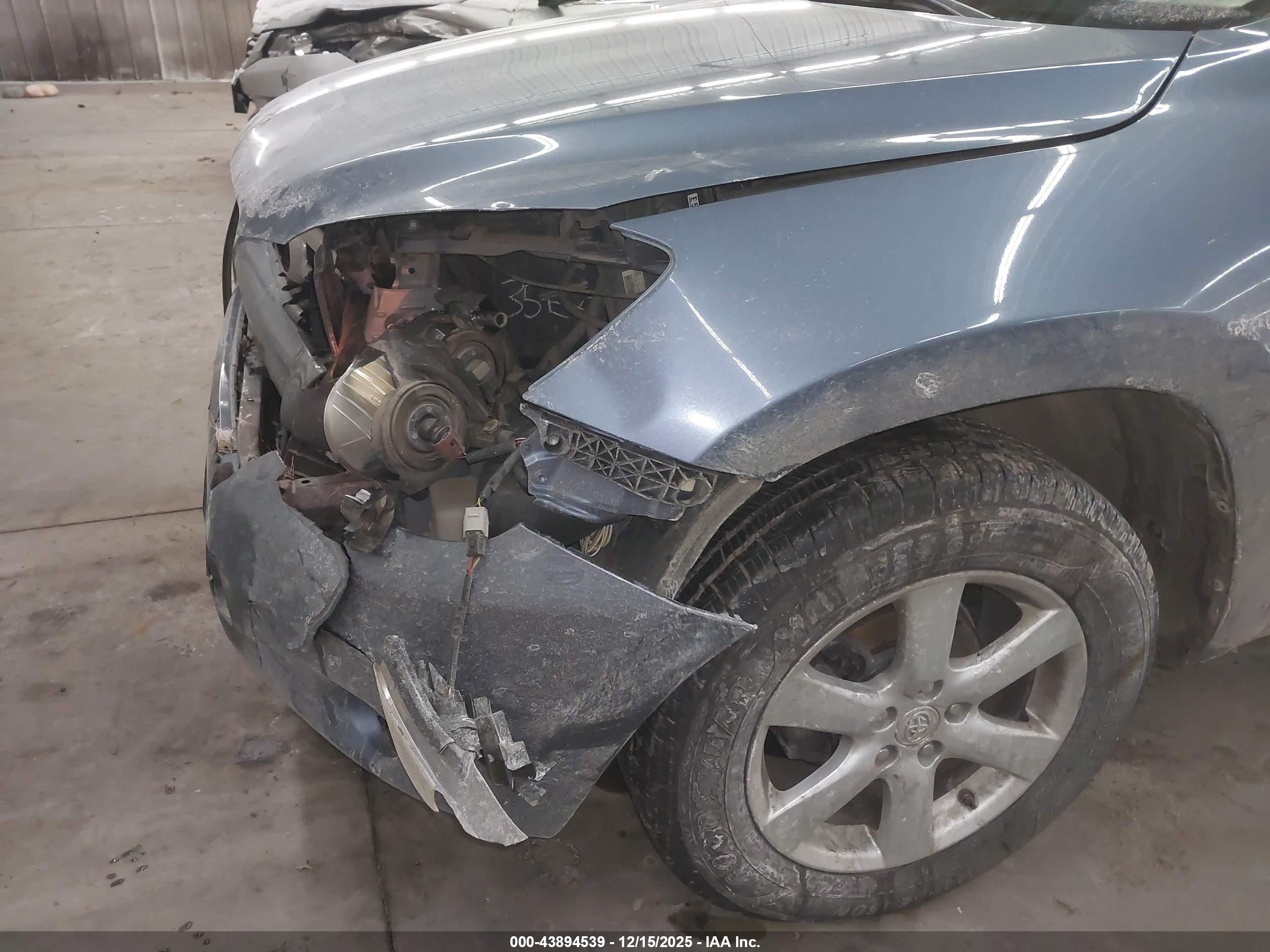 TOYOTA RAV4 image 6