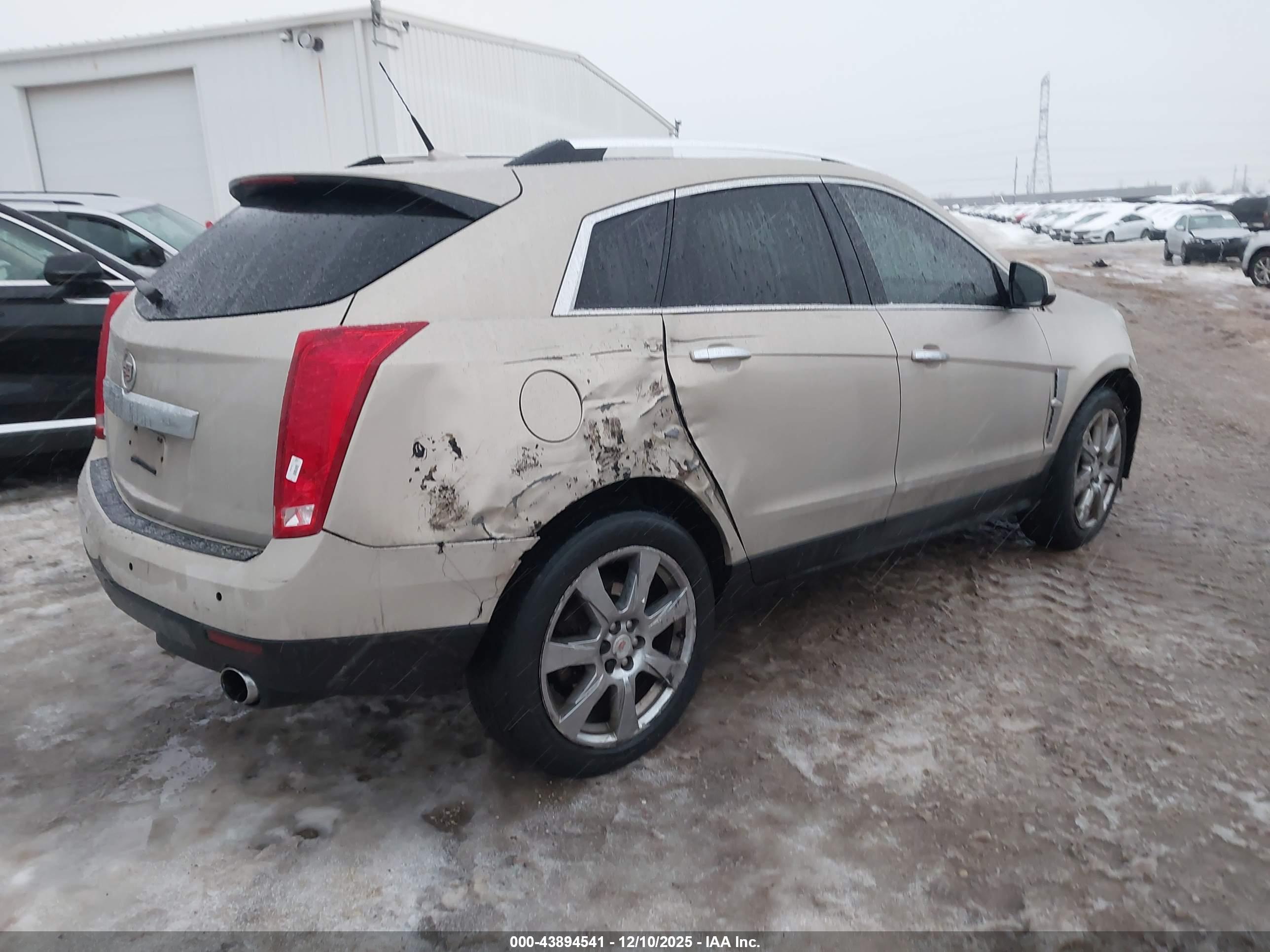 CADILLAC SRX image 4