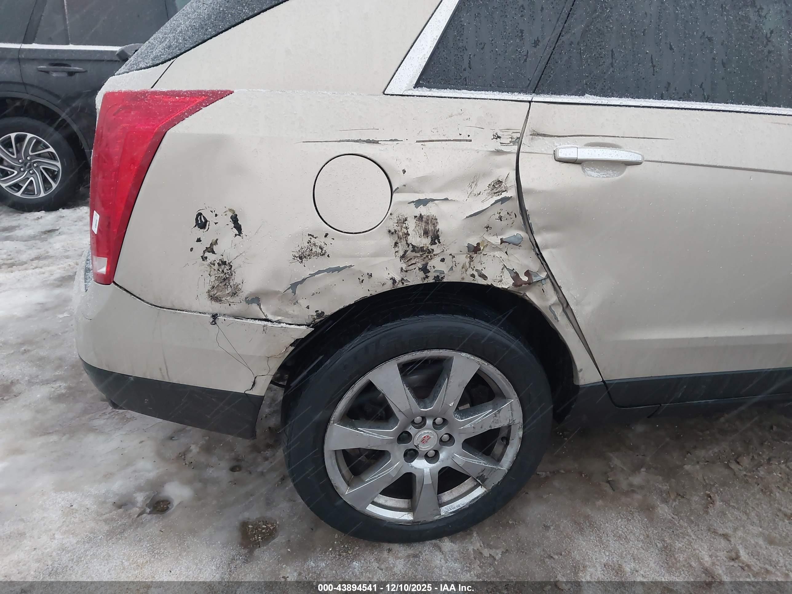 CADILLAC SRX image 6