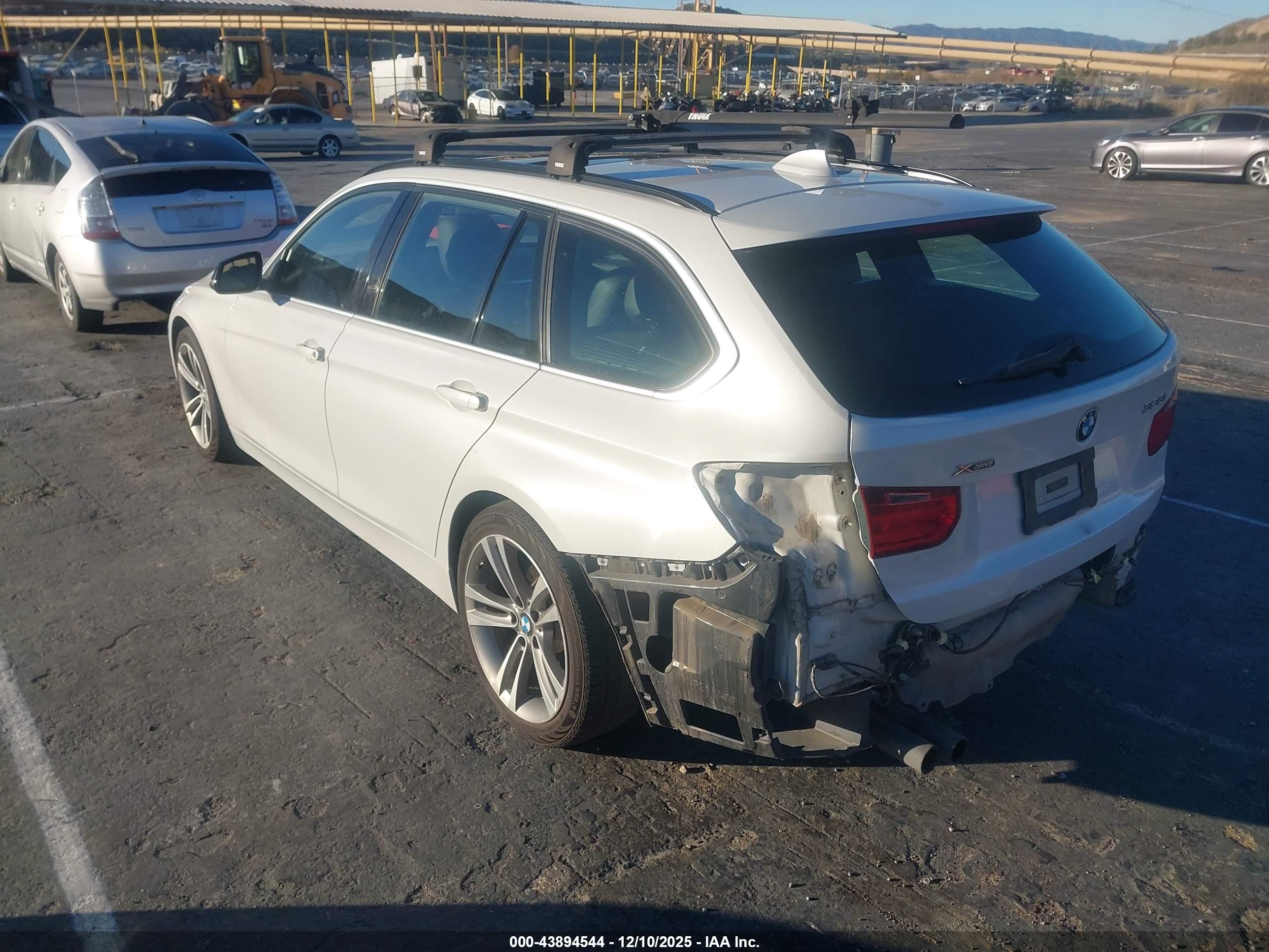 BMW 328I image 3