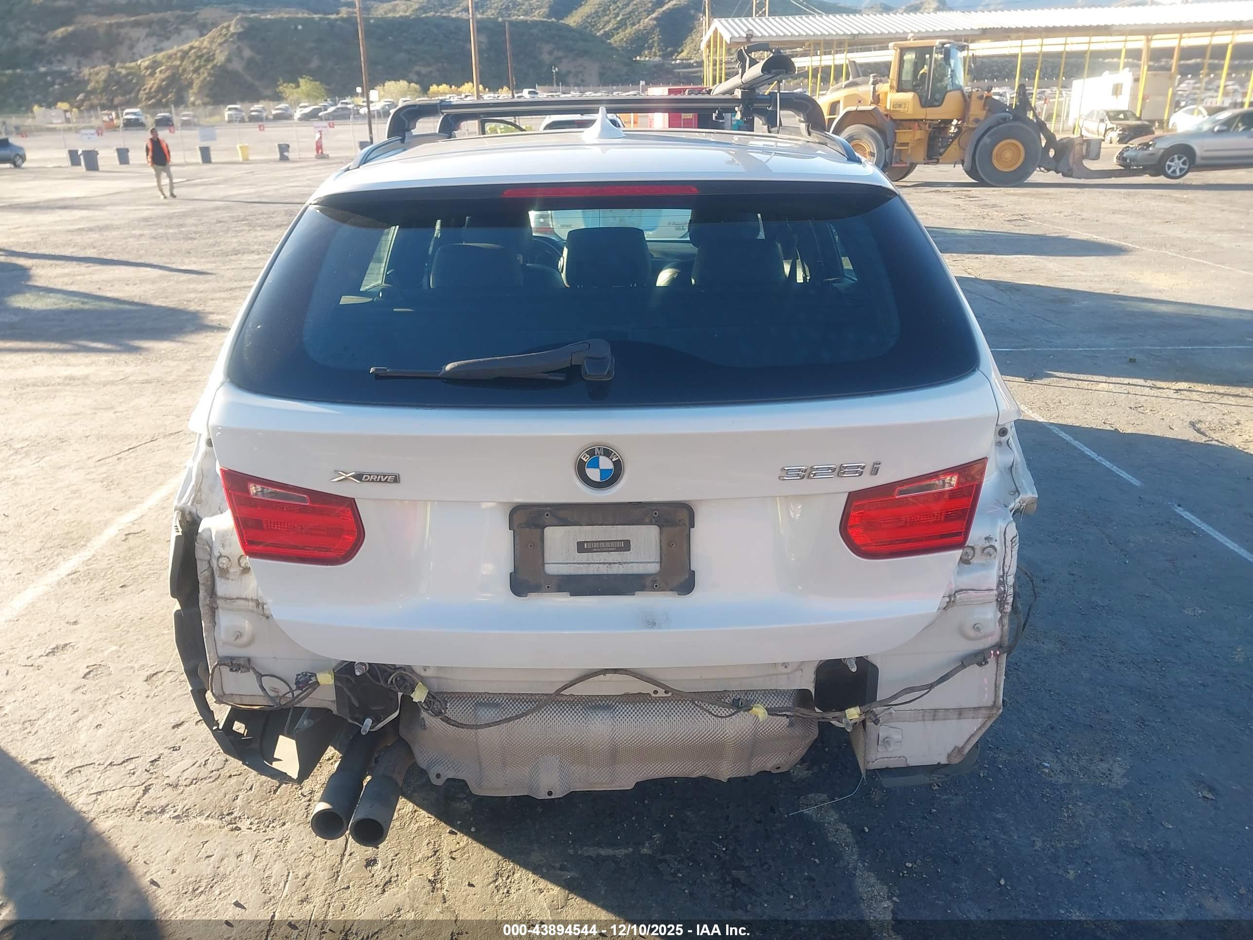 BMW 328I image 6