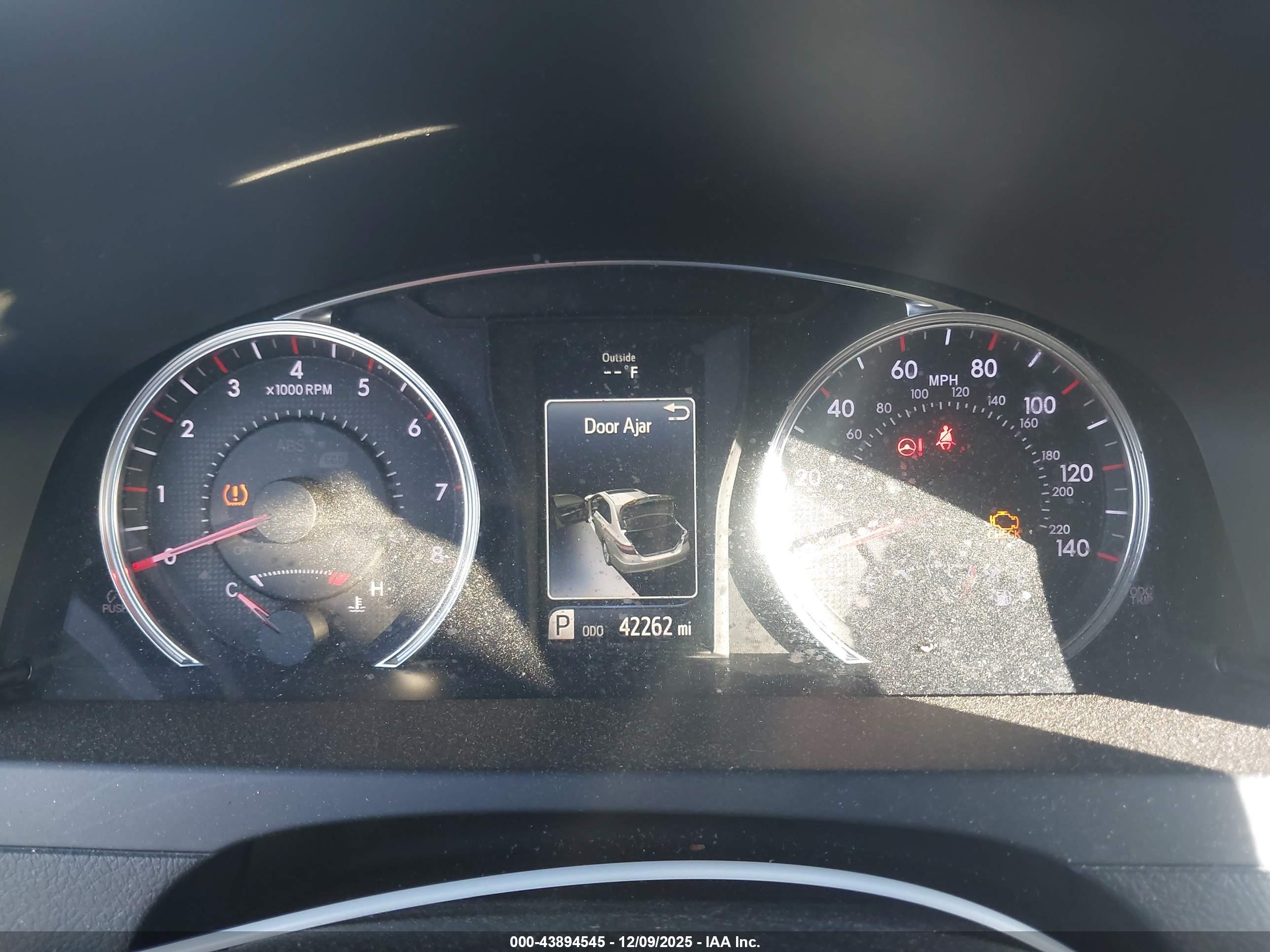 TOYOTA CAMRY image 7