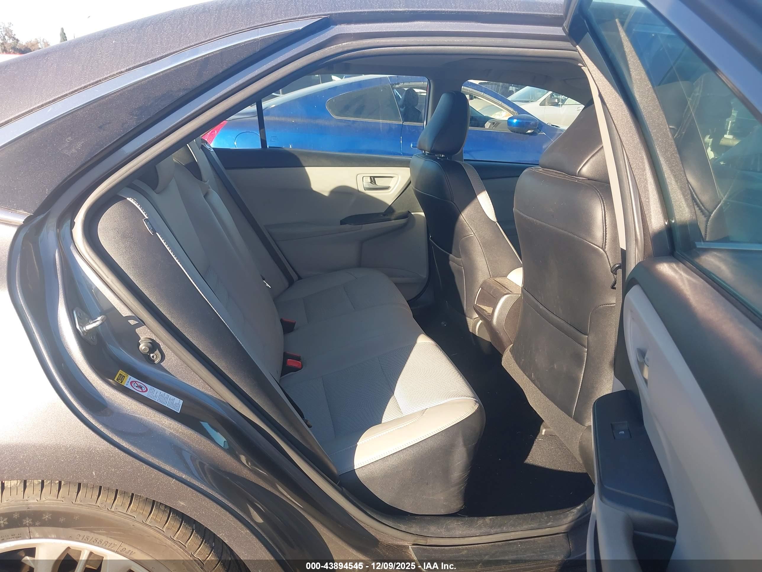TOYOTA CAMRY image 8