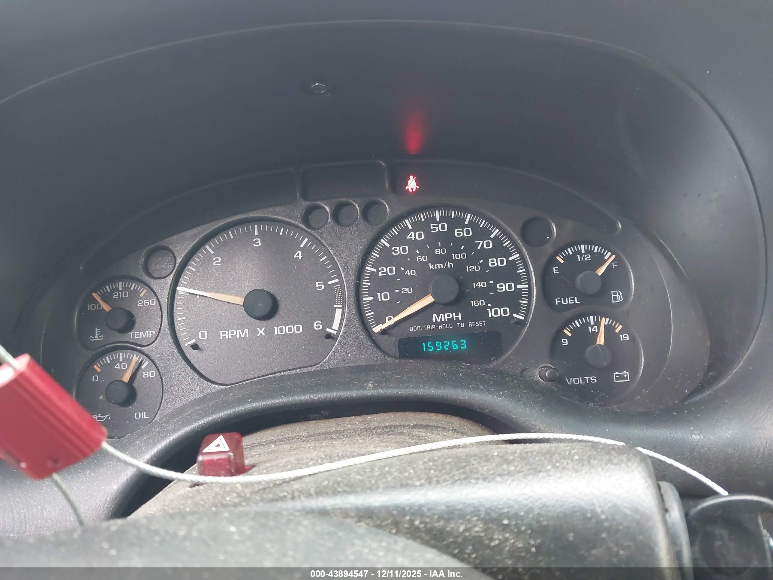 CHEVROLET BLAZER image 7