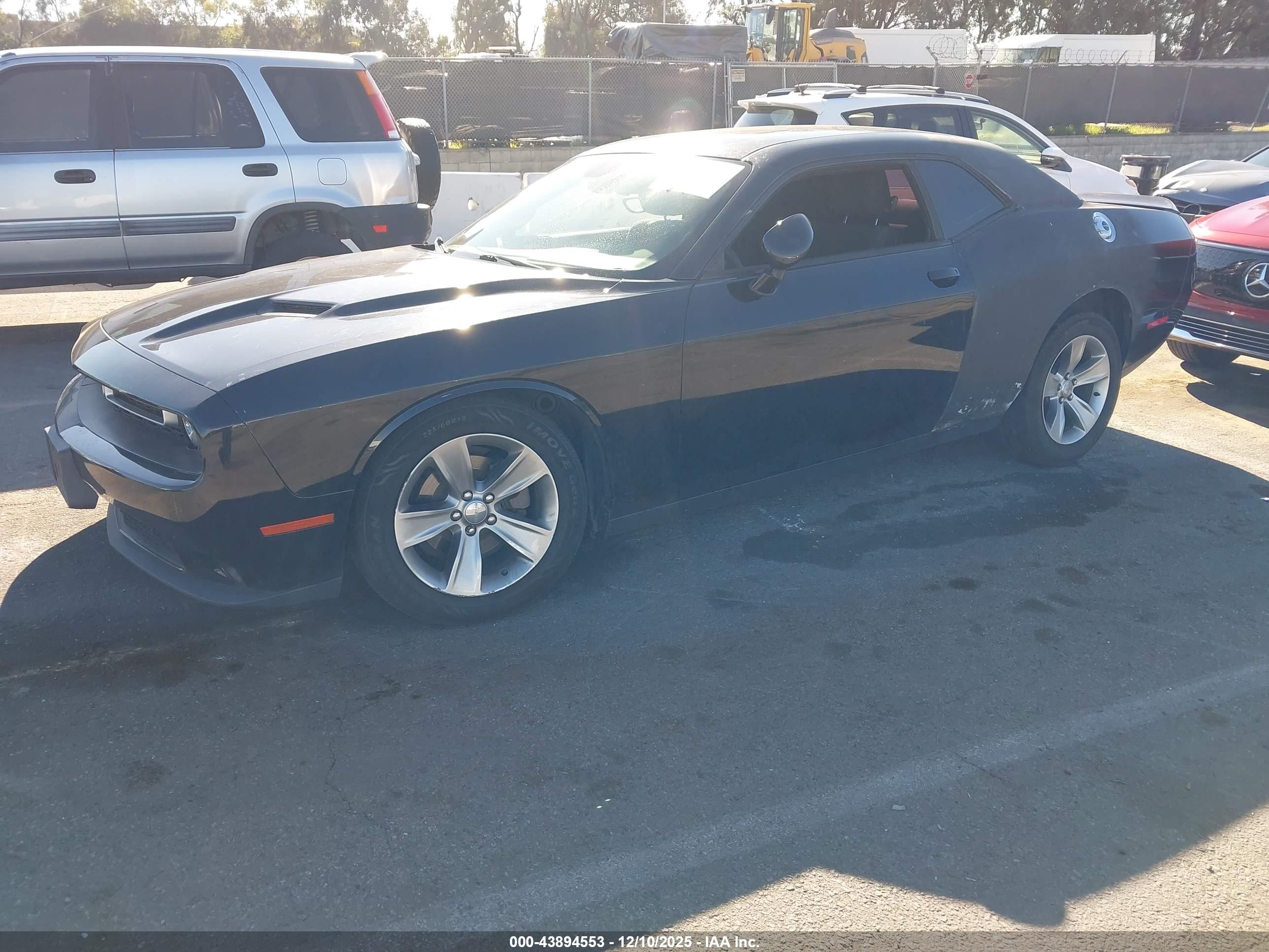 DODGE CHALLENGER image 2