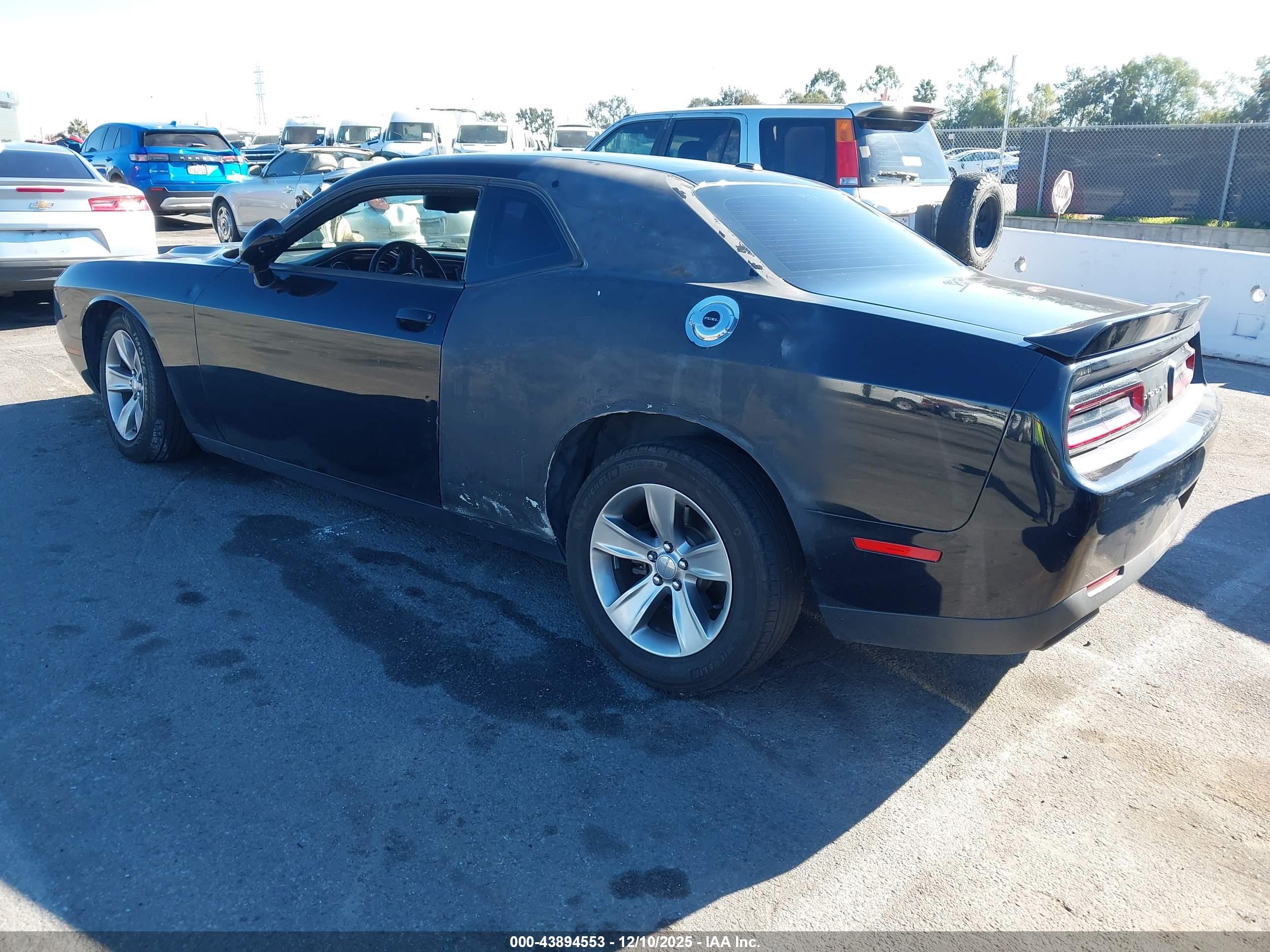 DODGE CHALLENGER image 3