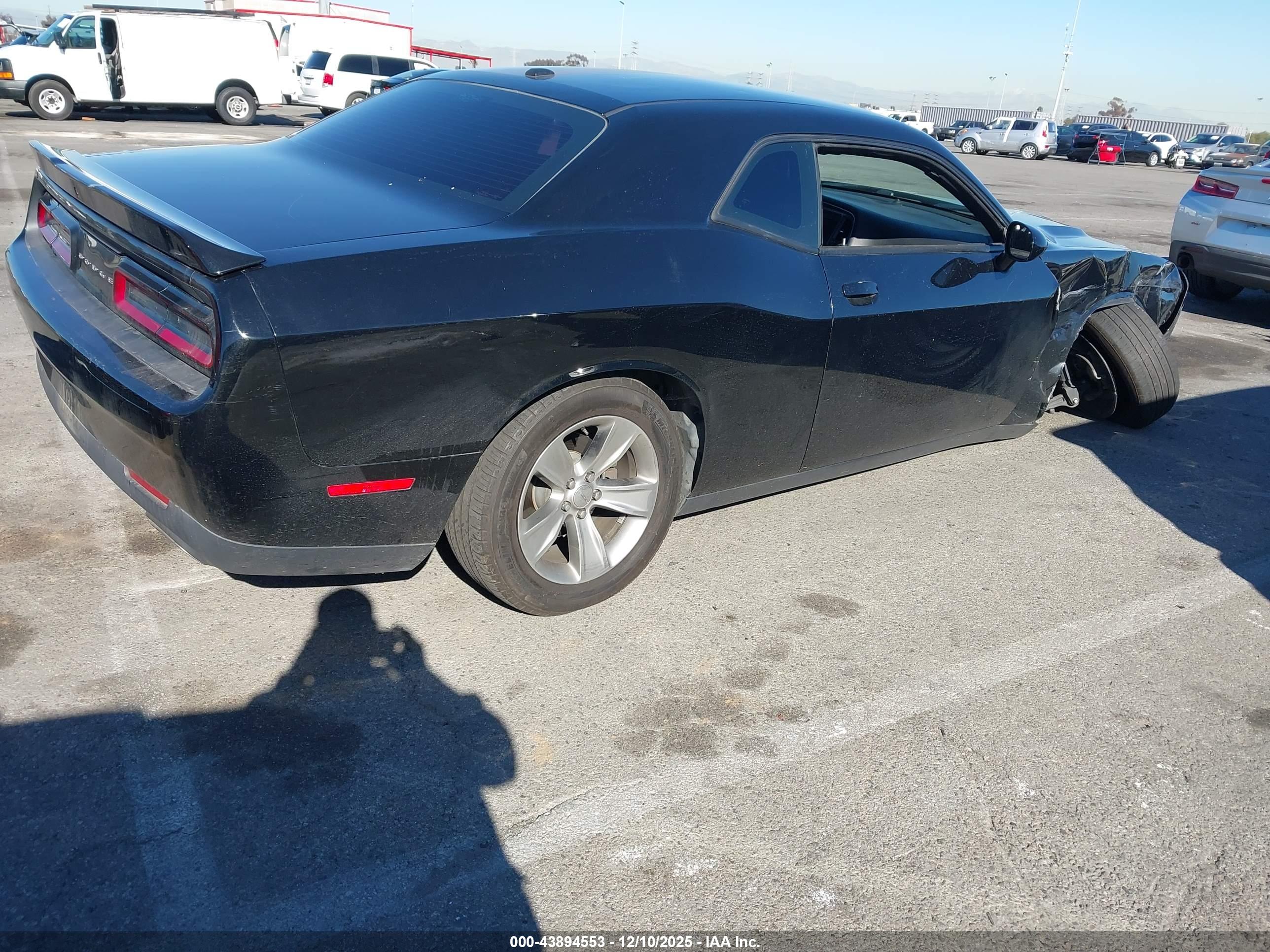 DODGE CHALLENGER image 4