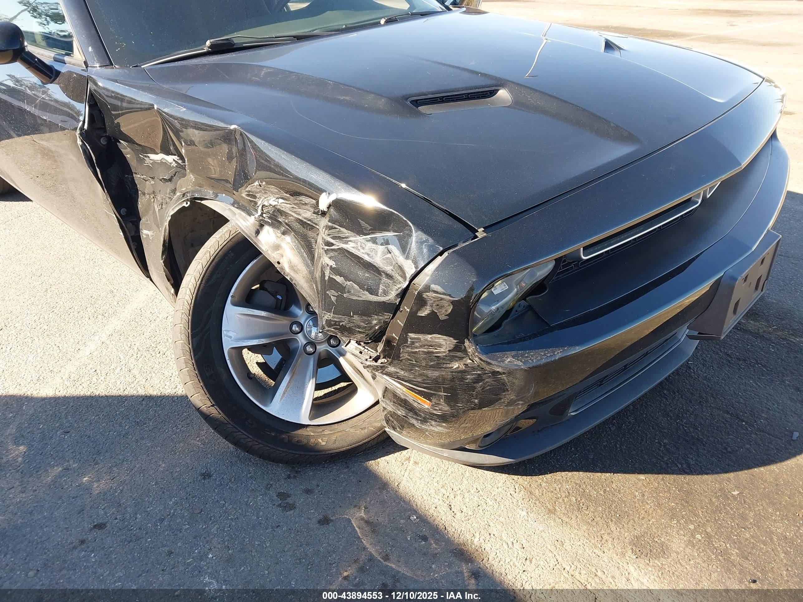 DODGE CHALLENGER image 6