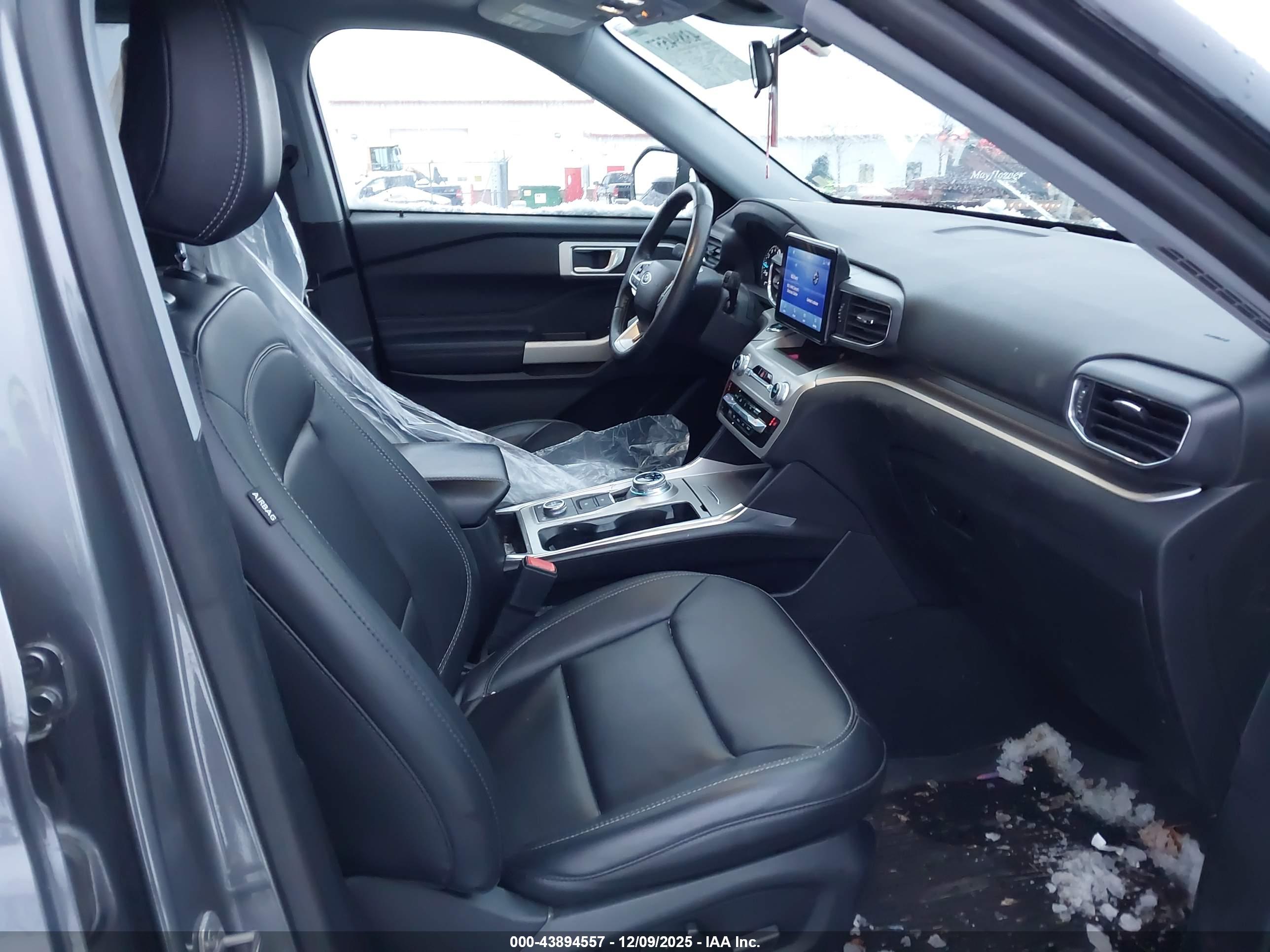 FORD EXPLORER image 5
