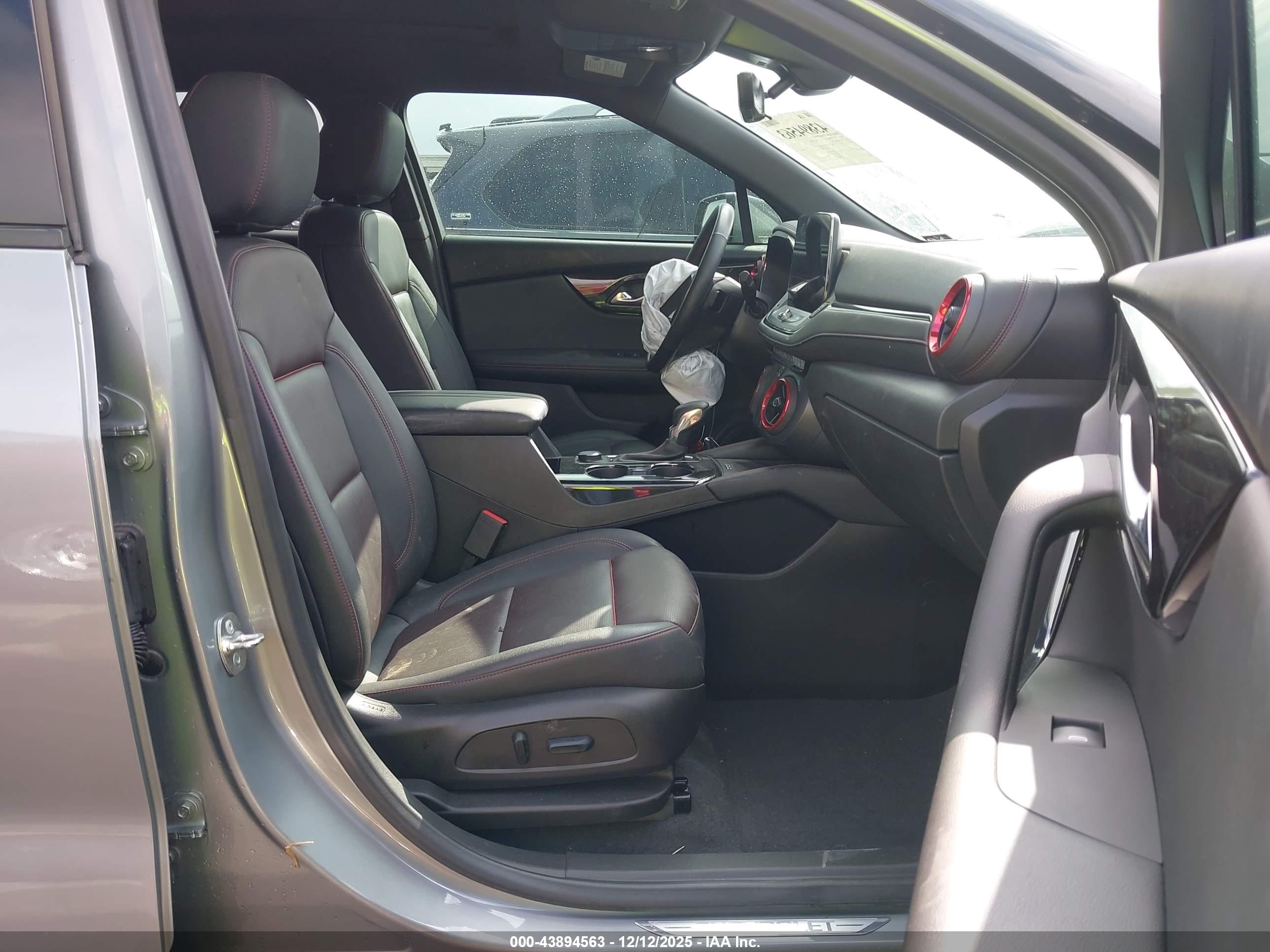 CHEVROLET BLAZER image 5