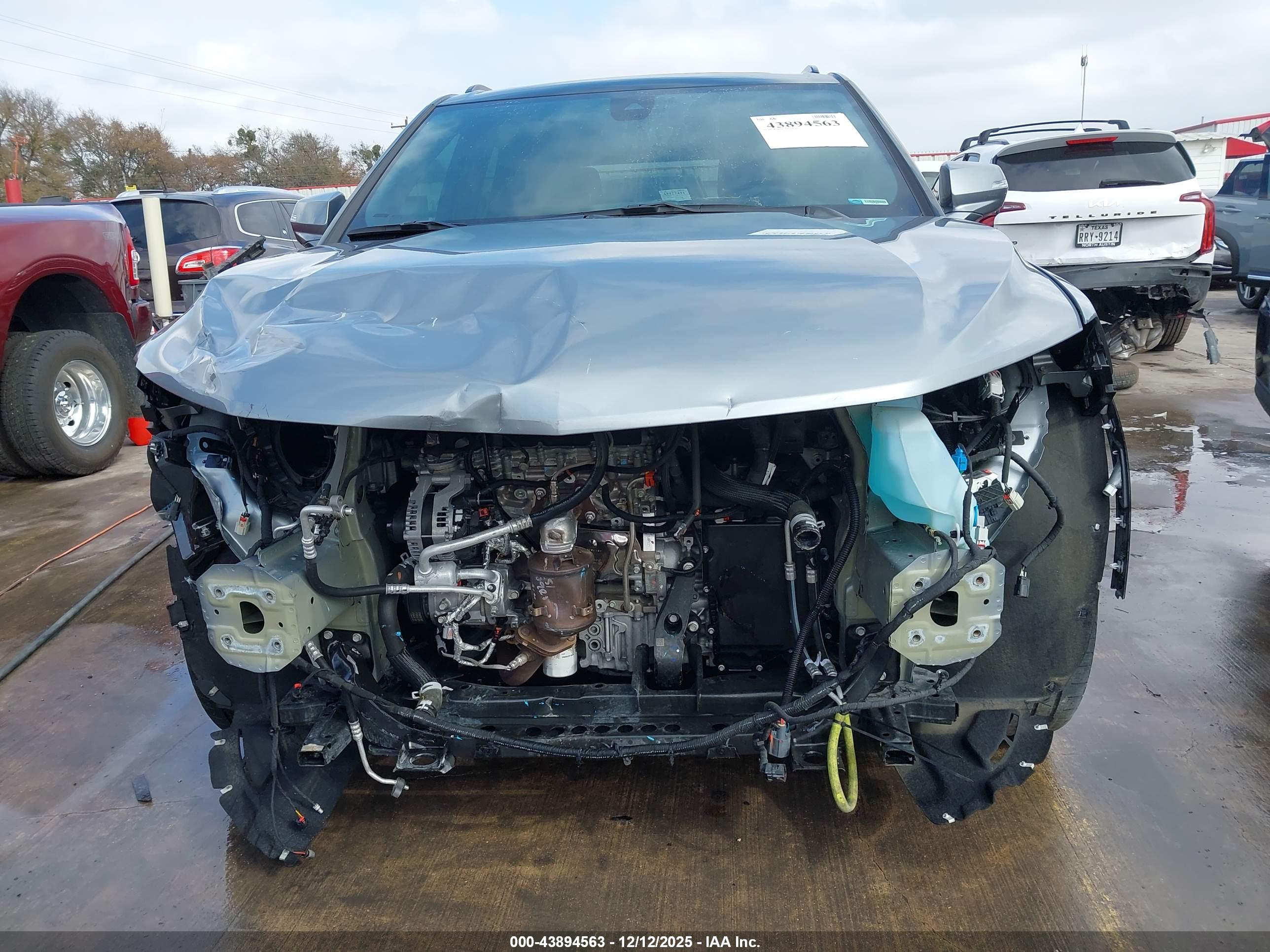 CHEVROLET BLAZER image 6
