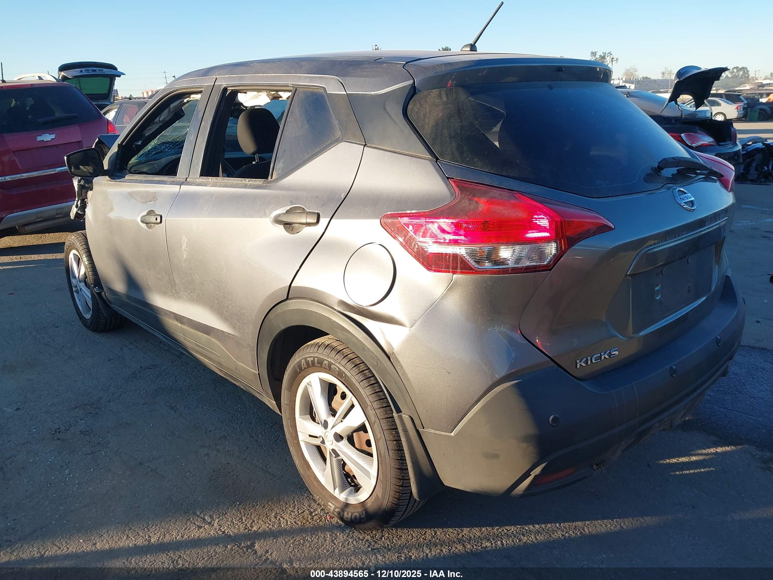 NISSAN KICKS image 3