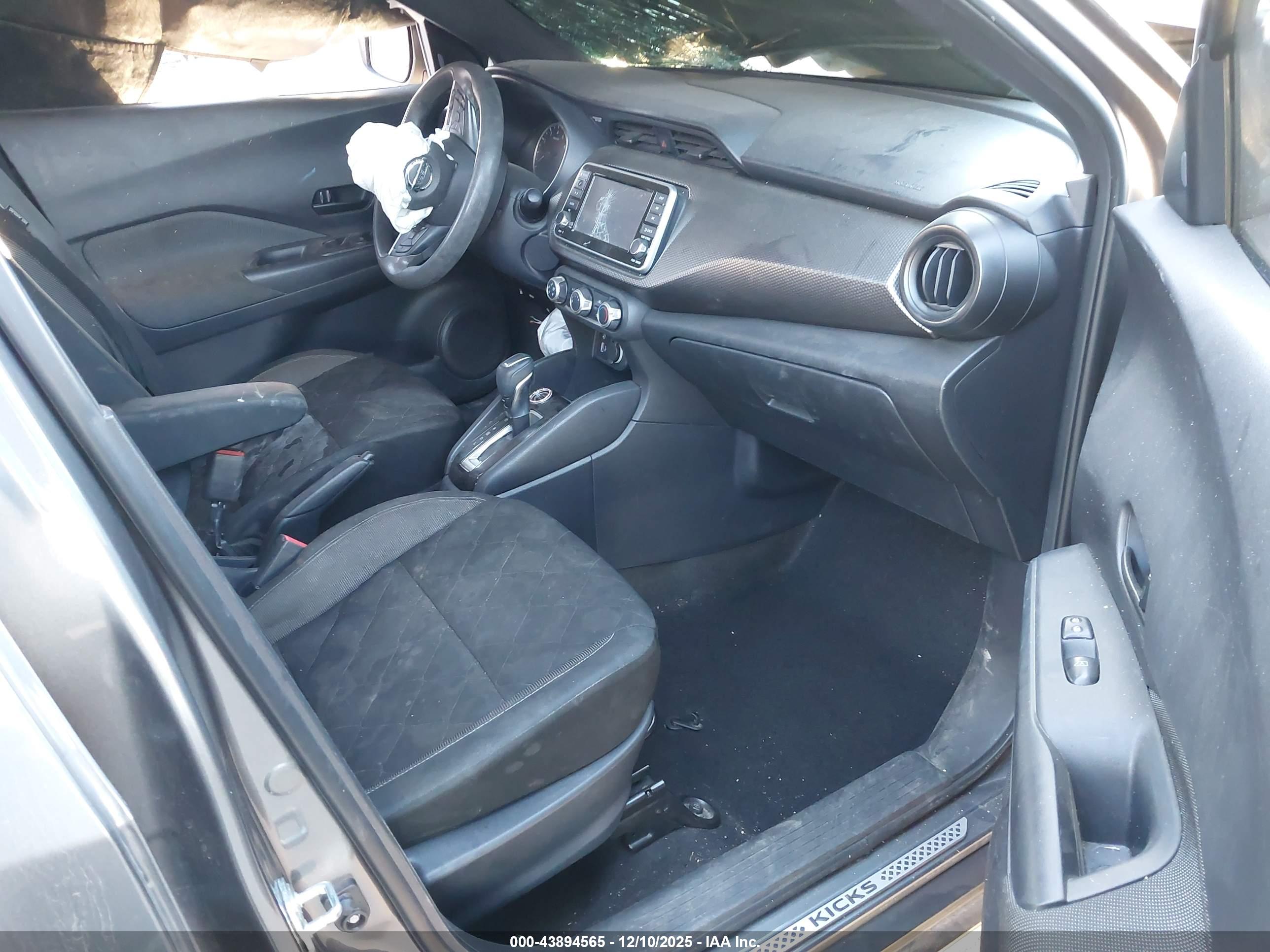 NISSAN KICKS image 5