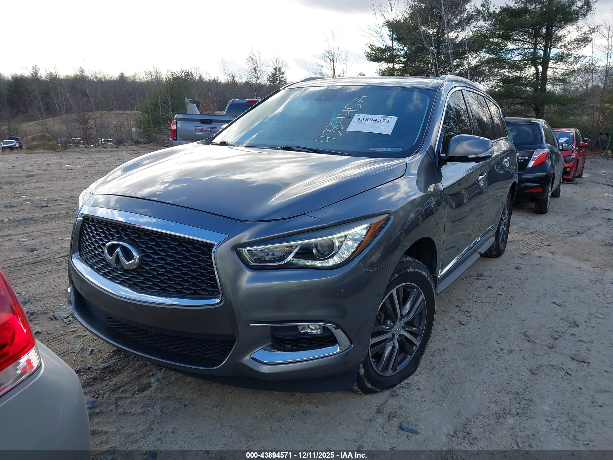 INFINITI QX60 image 2