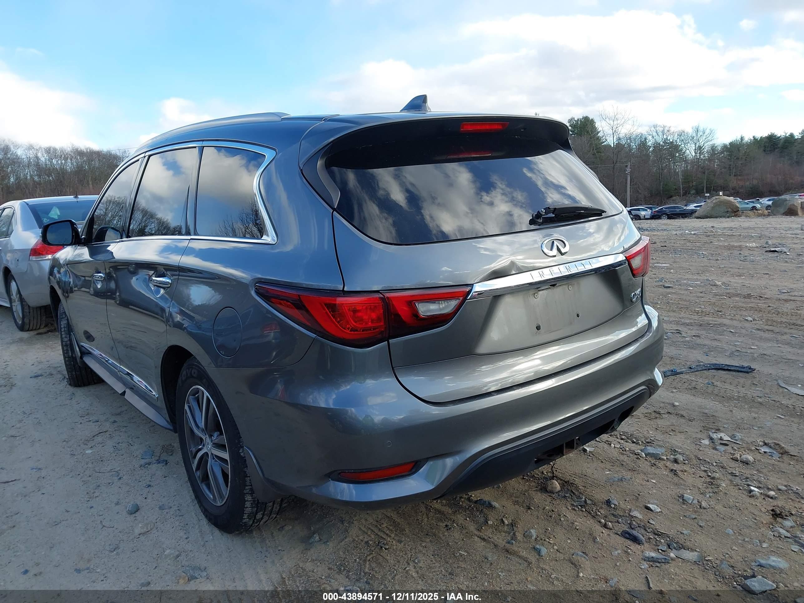 INFINITI QX60 image 3