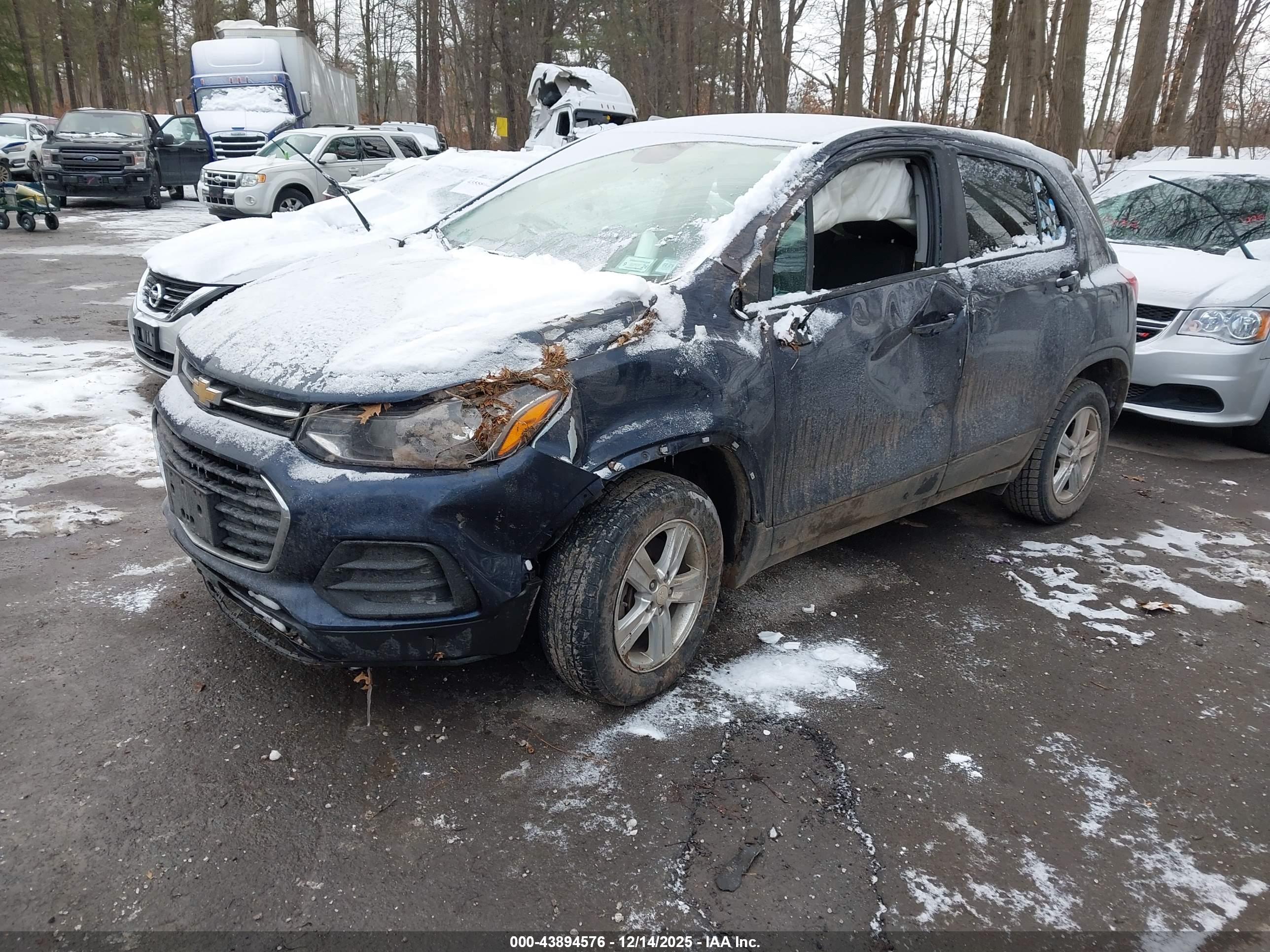 CHEVROLET TRAX image 2
