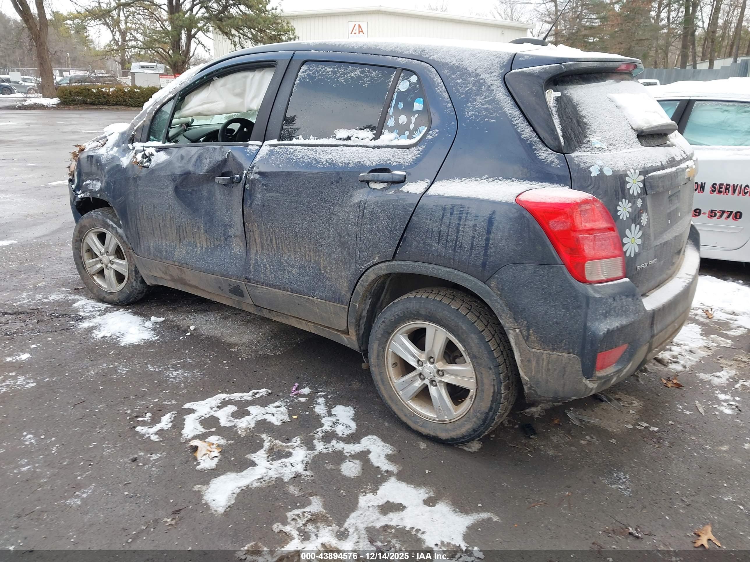 CHEVROLET TRAX image 3