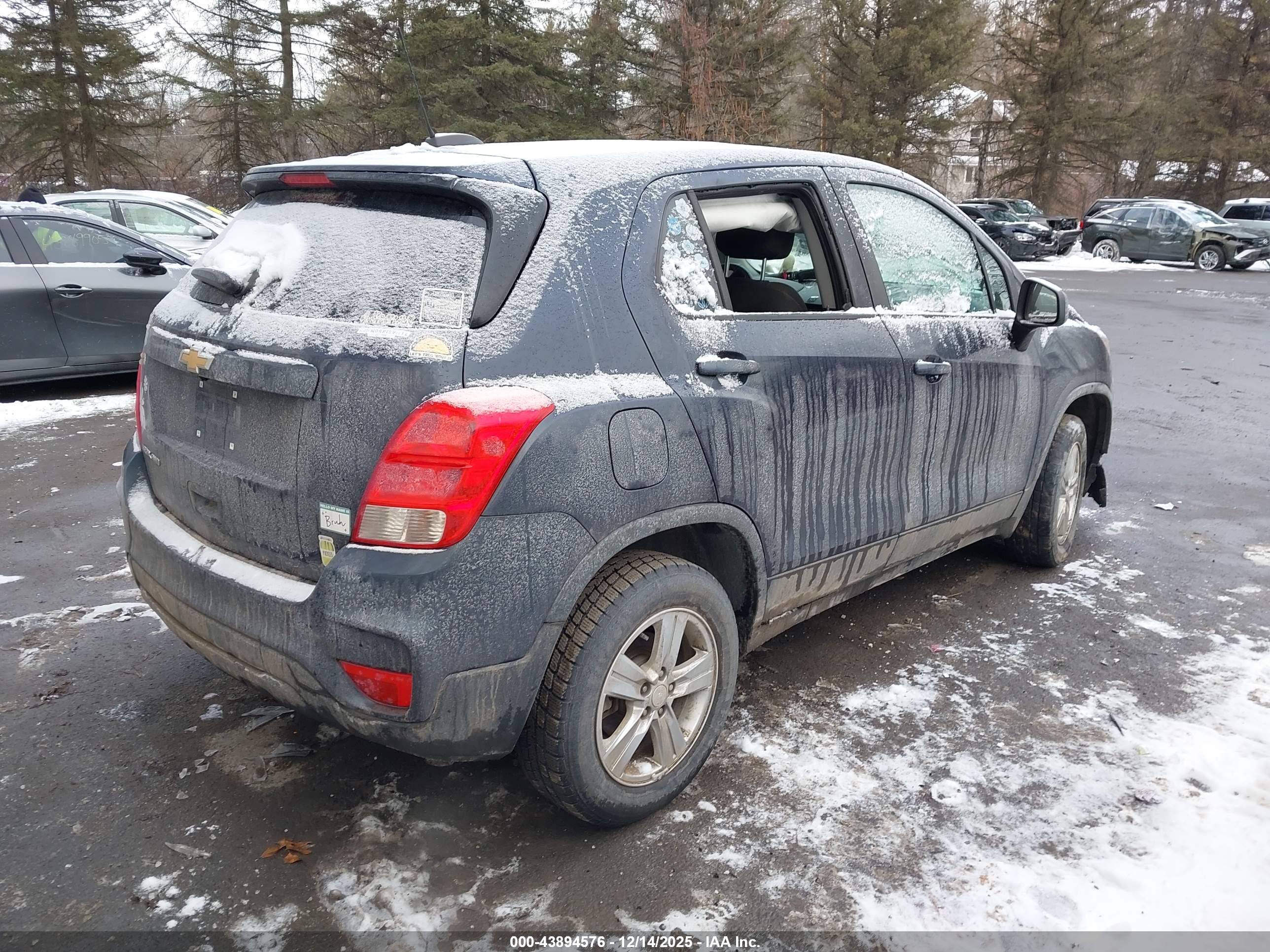 CHEVROLET TRAX image 4
