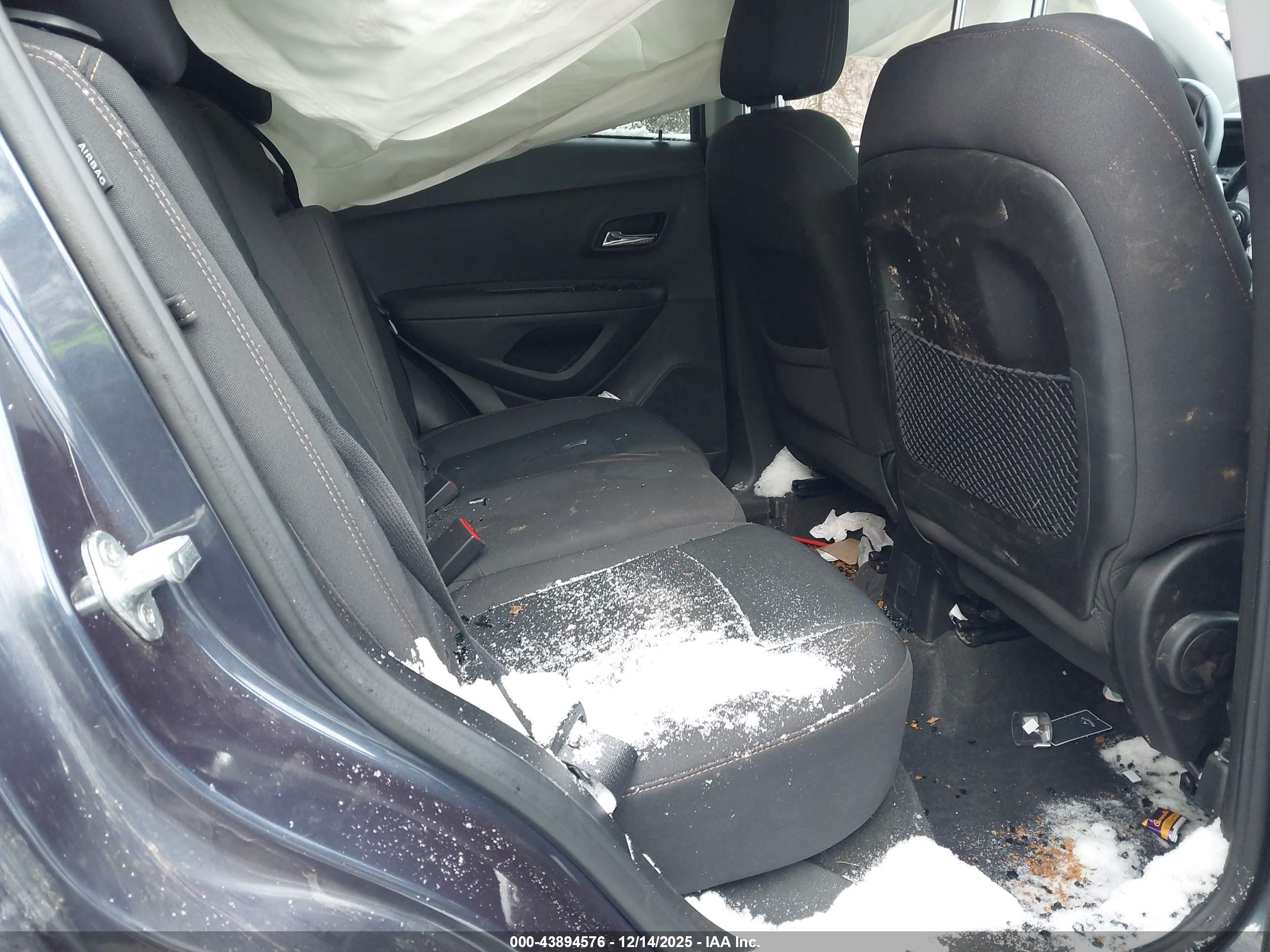 CHEVROLET TRAX image 8