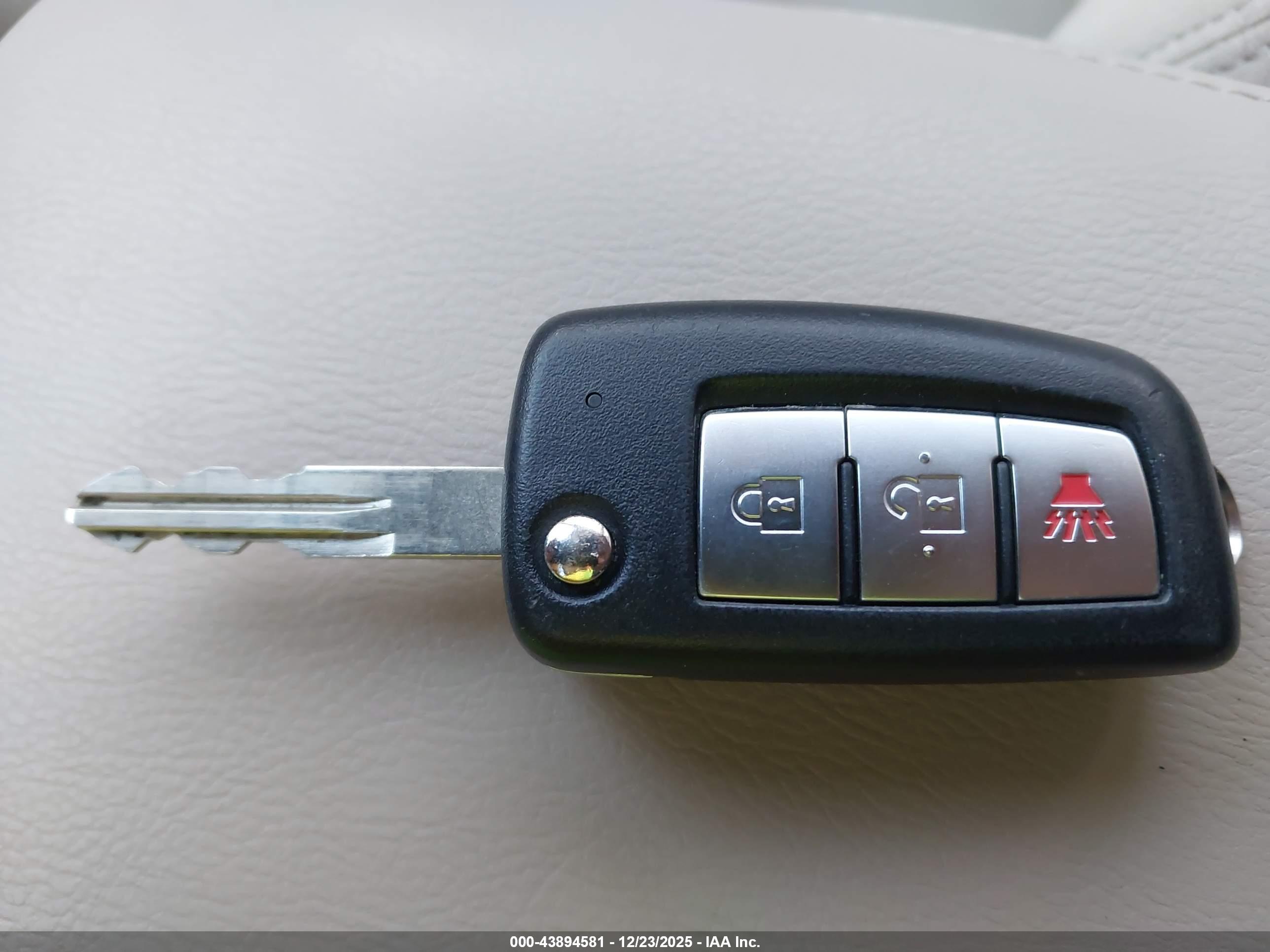 NISSAN ROGUE image 11