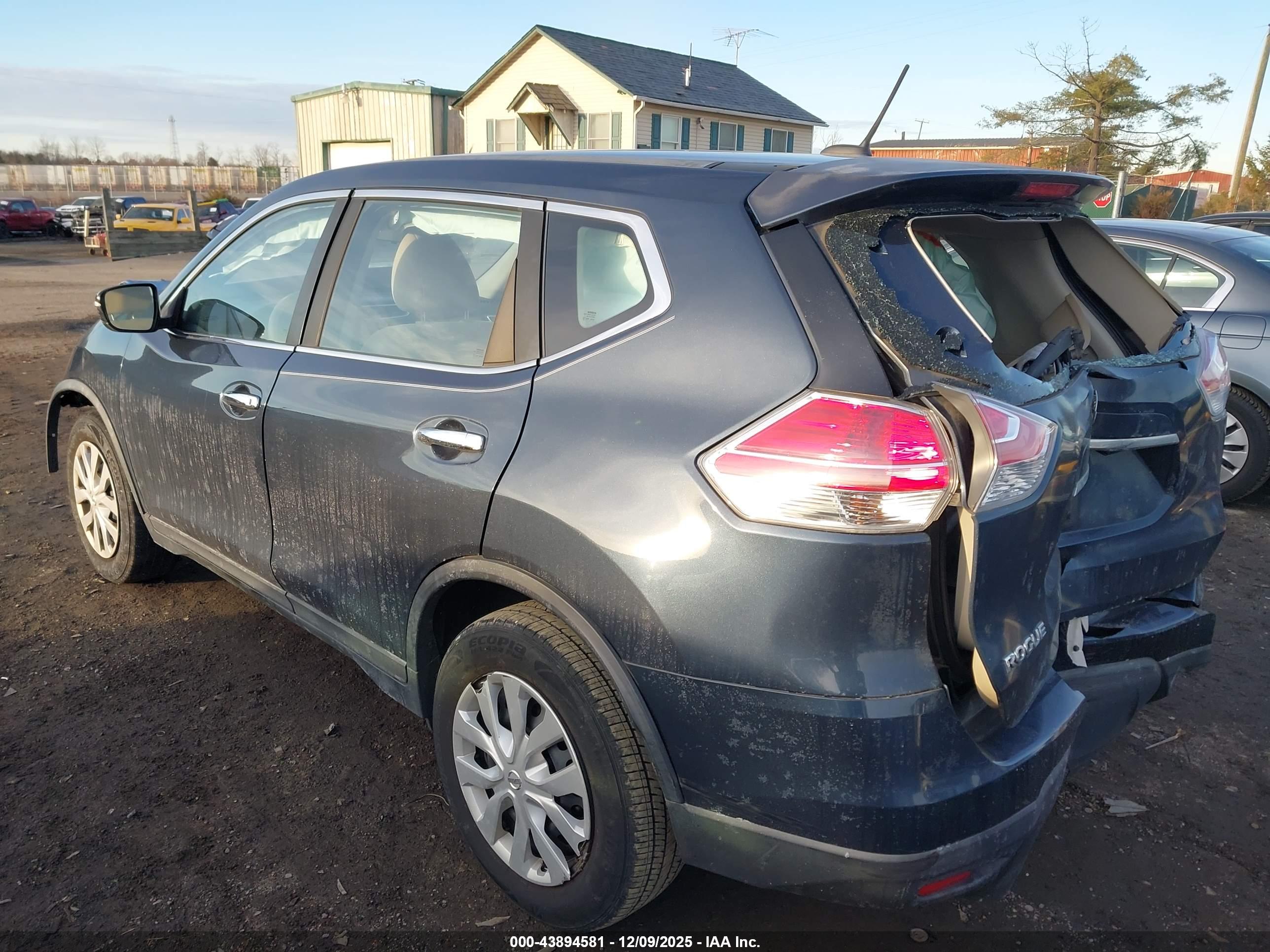 NISSAN ROGUE image 3