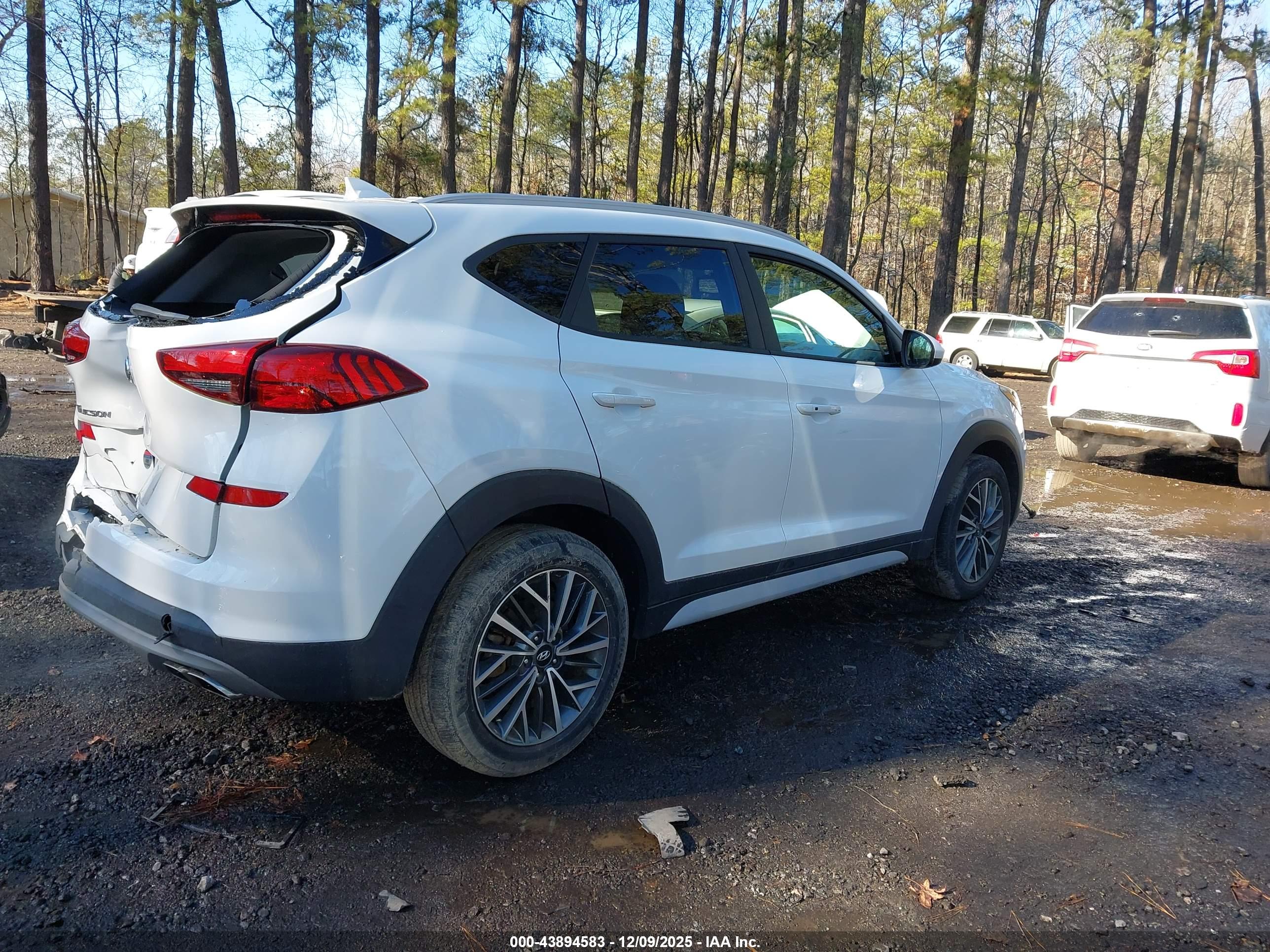 HYUNDAI TUCSON image 4