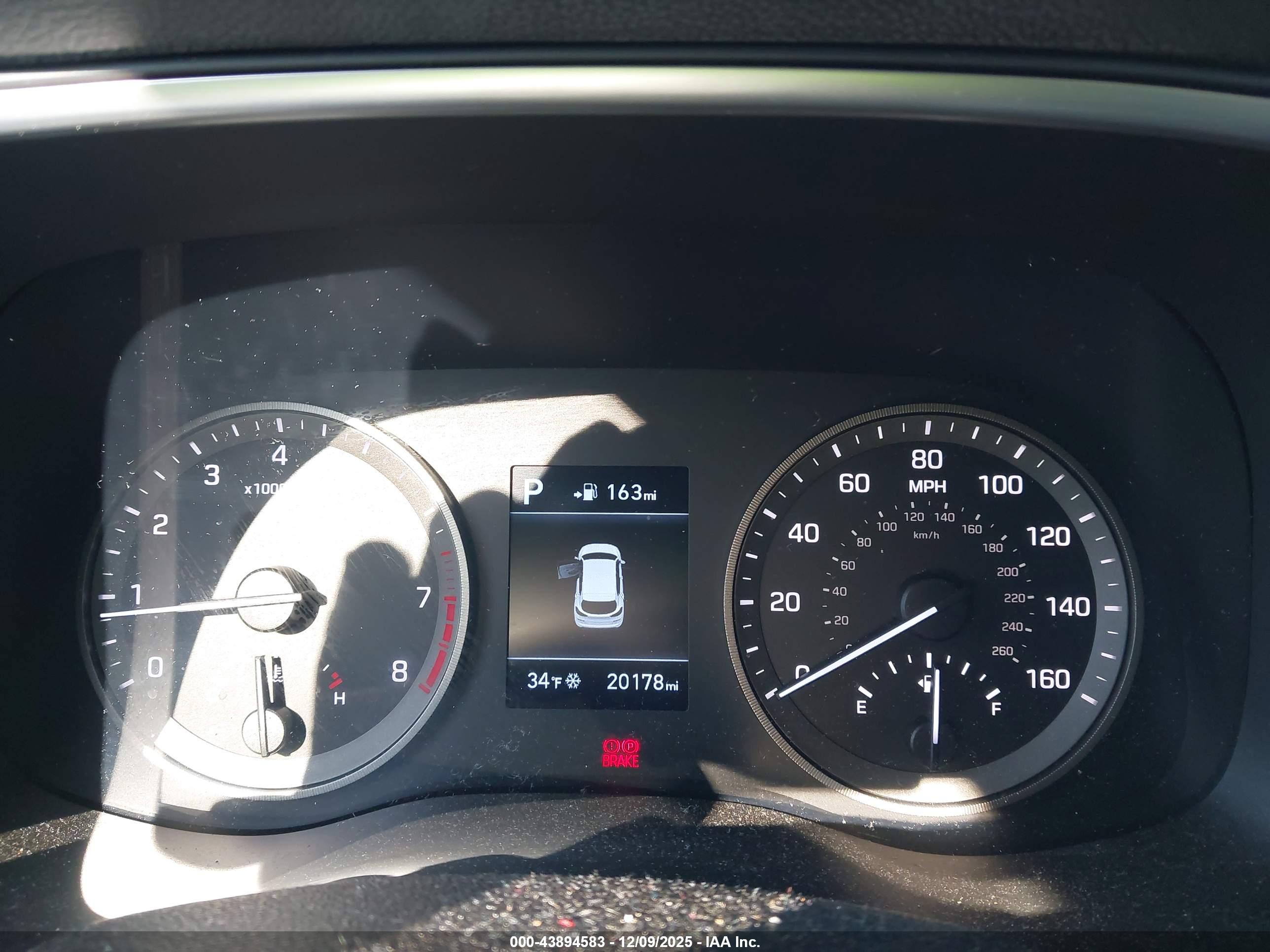 HYUNDAI TUCSON image 7