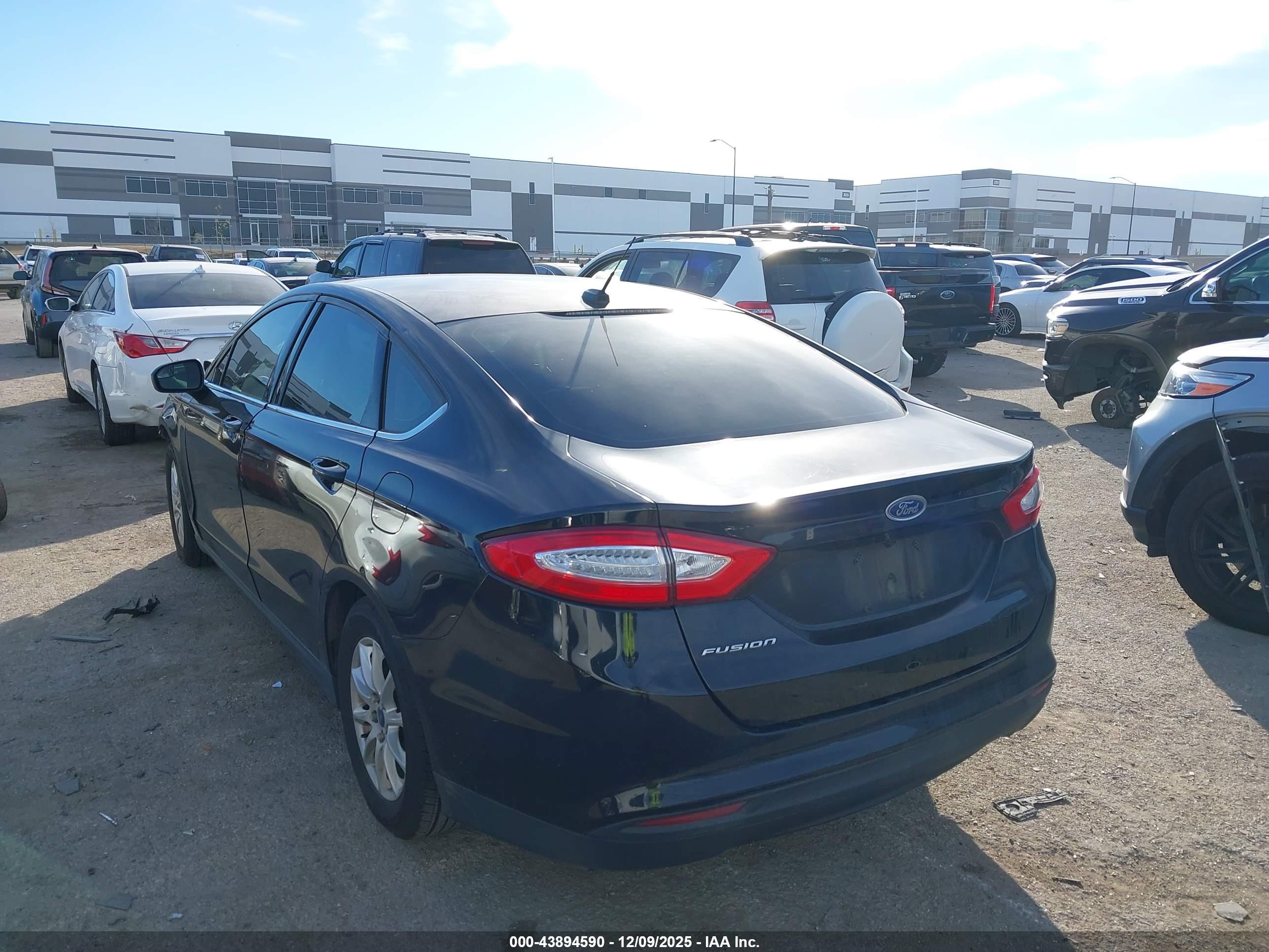 FORD FUSION image 3