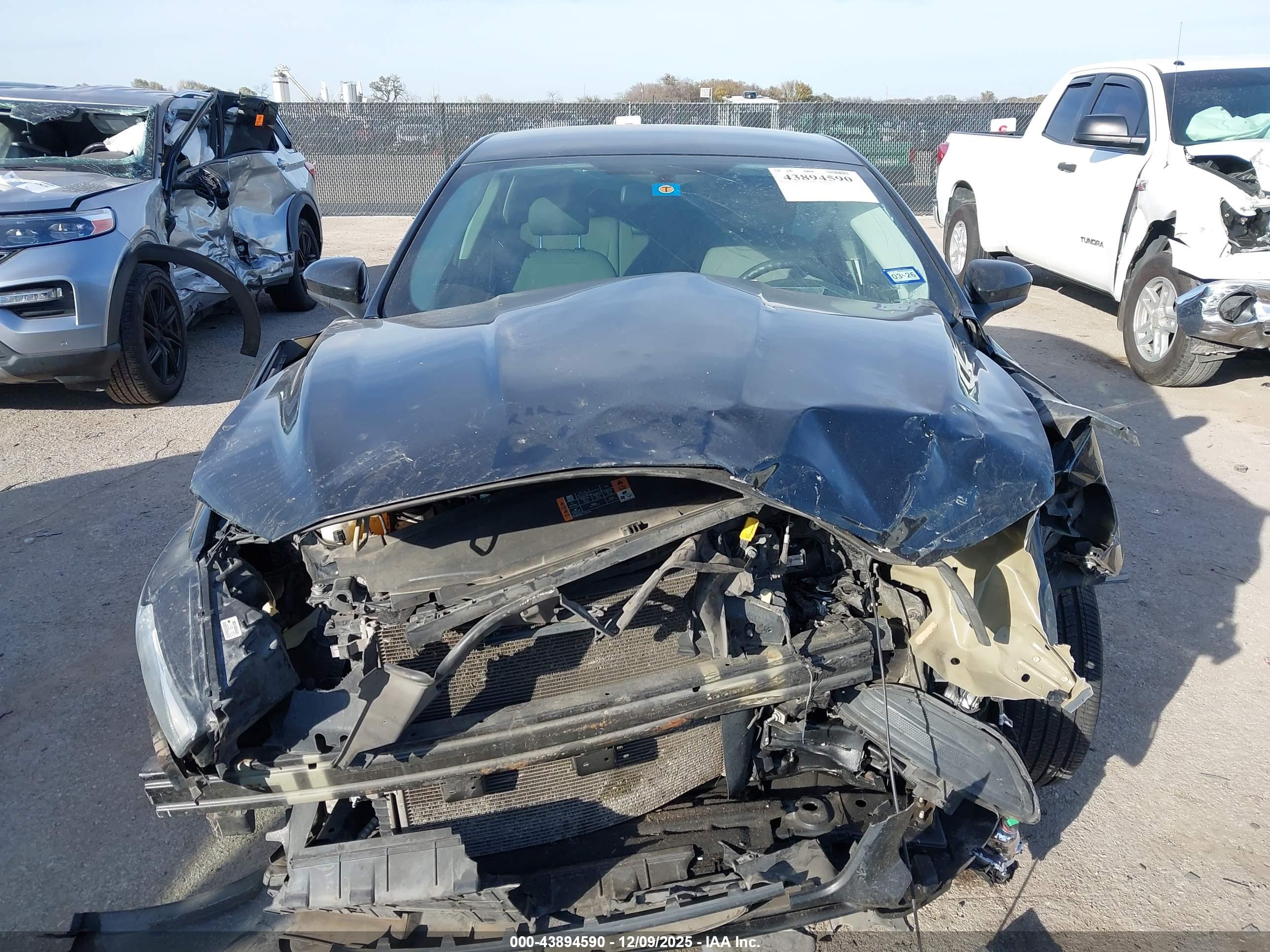 FORD FUSION image 6