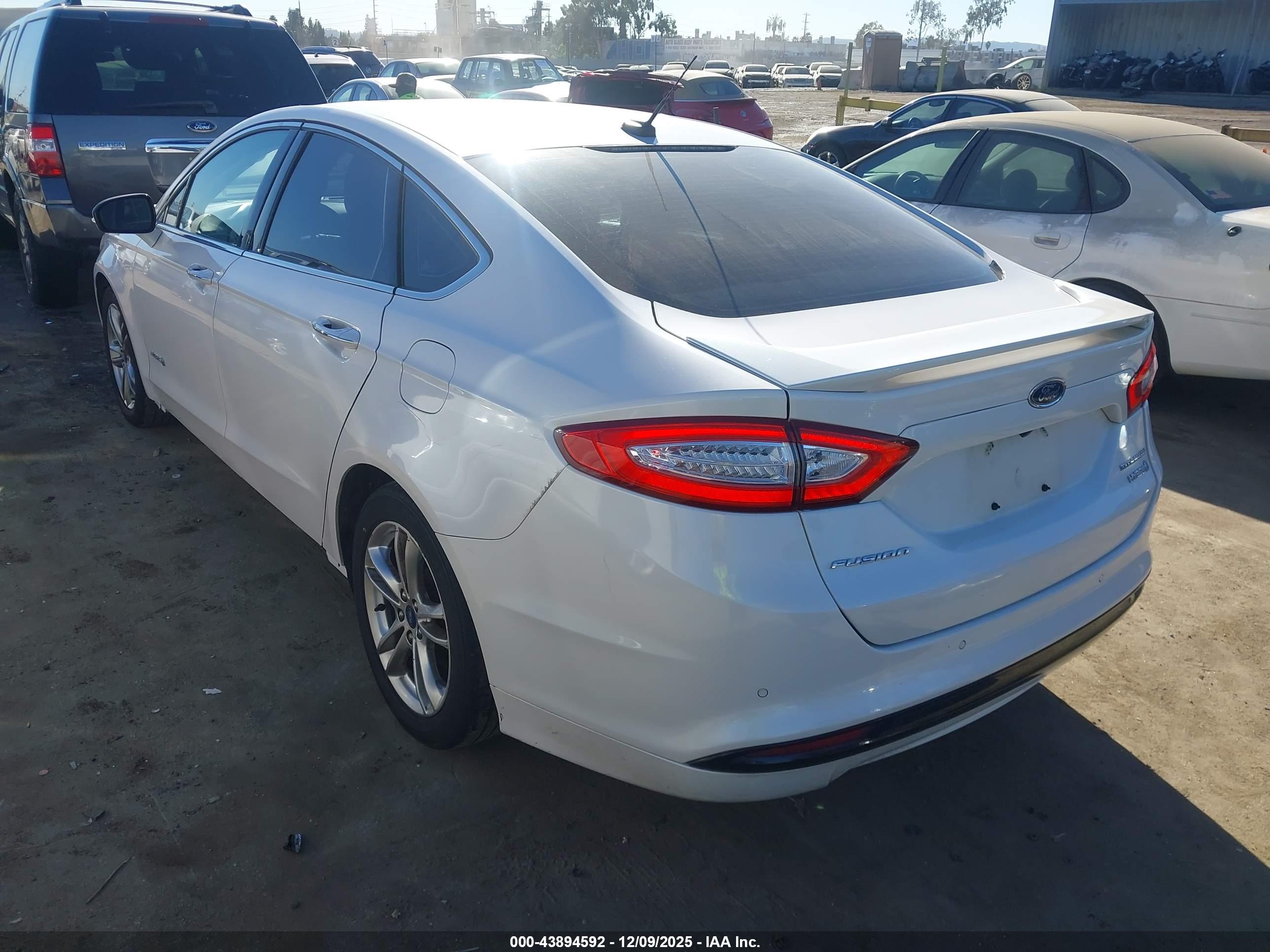 FORD FUSION image 3