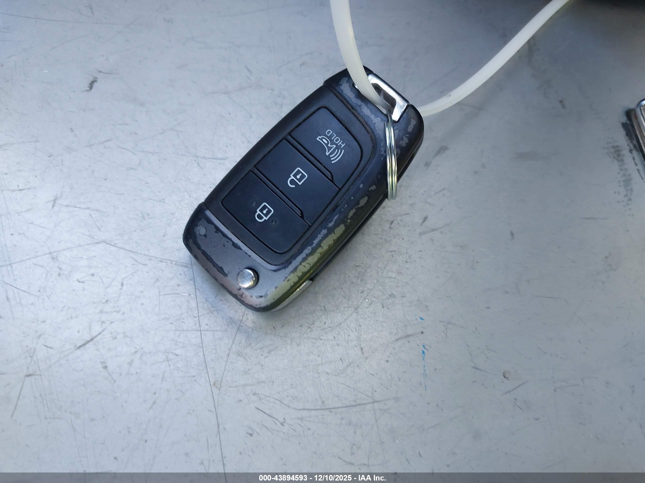 HYUNDAI VENUE image 11