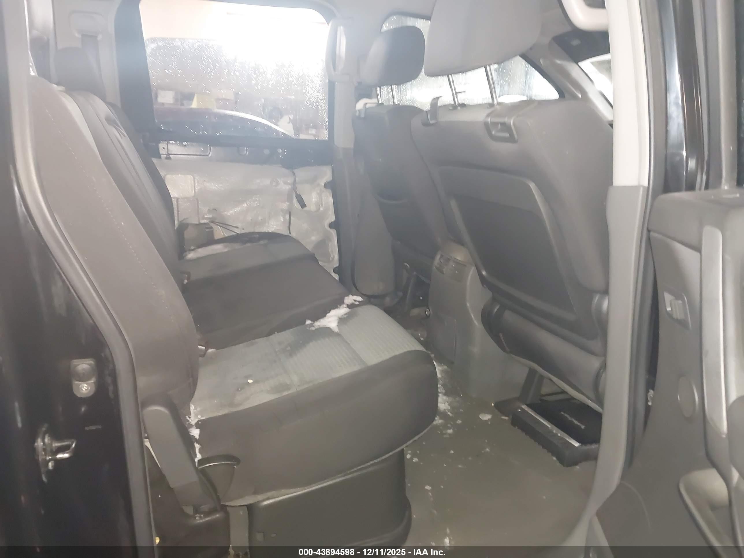 NISSAN TITAN image 8