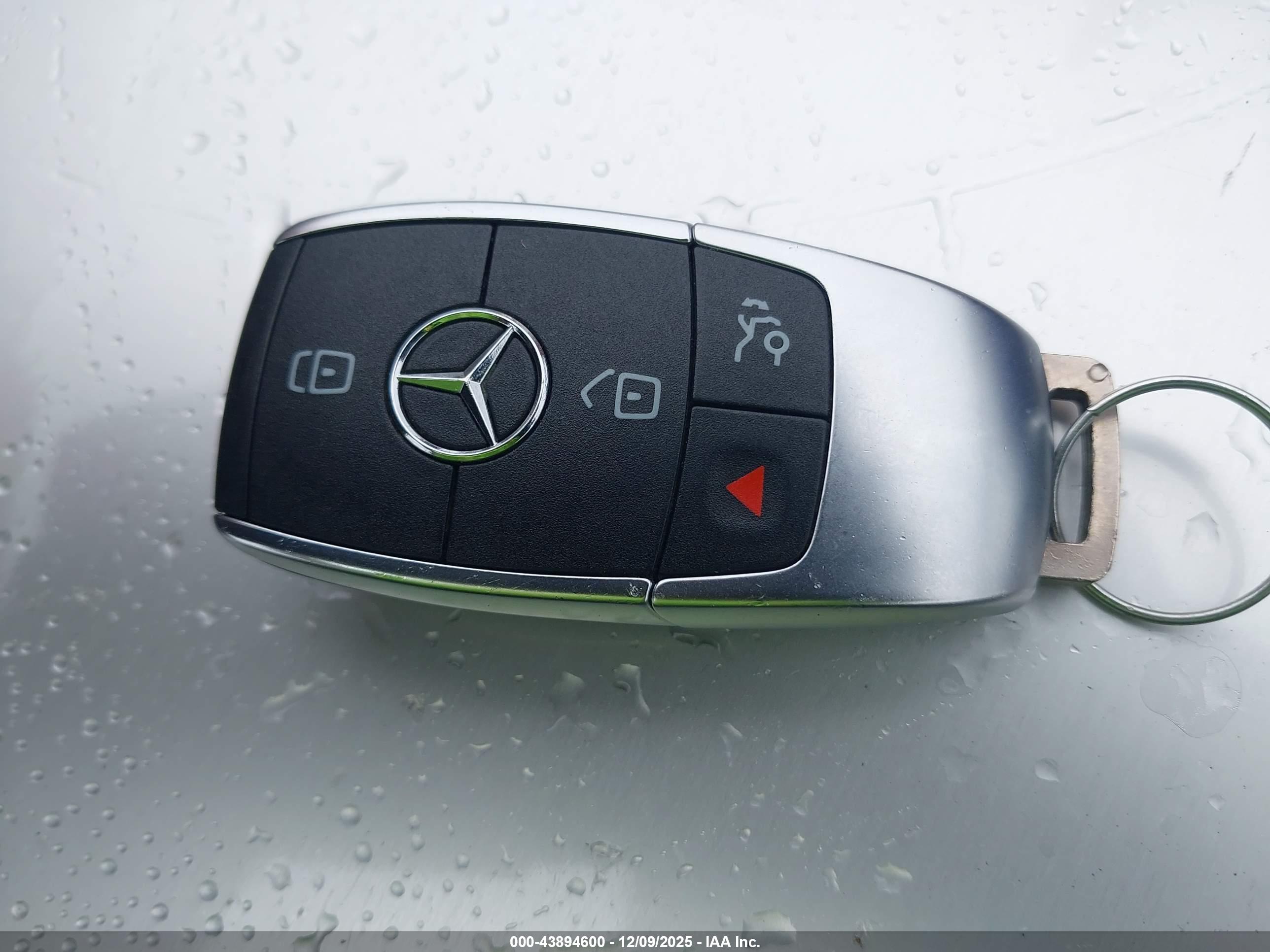 MERCEDES-BENZ GLE image 11