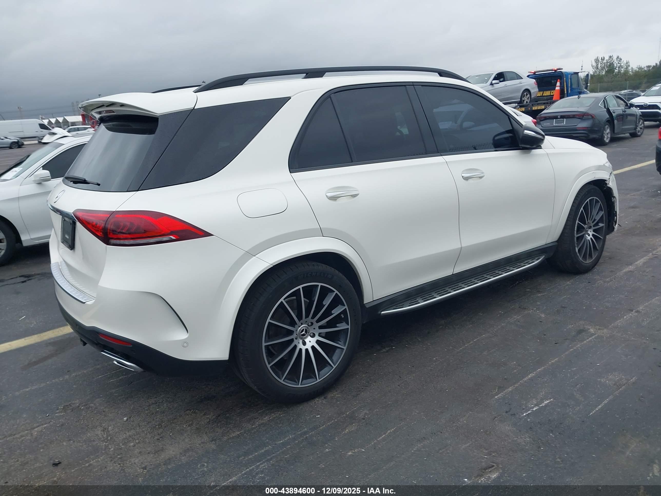 MERCEDES-BENZ GLE image 4