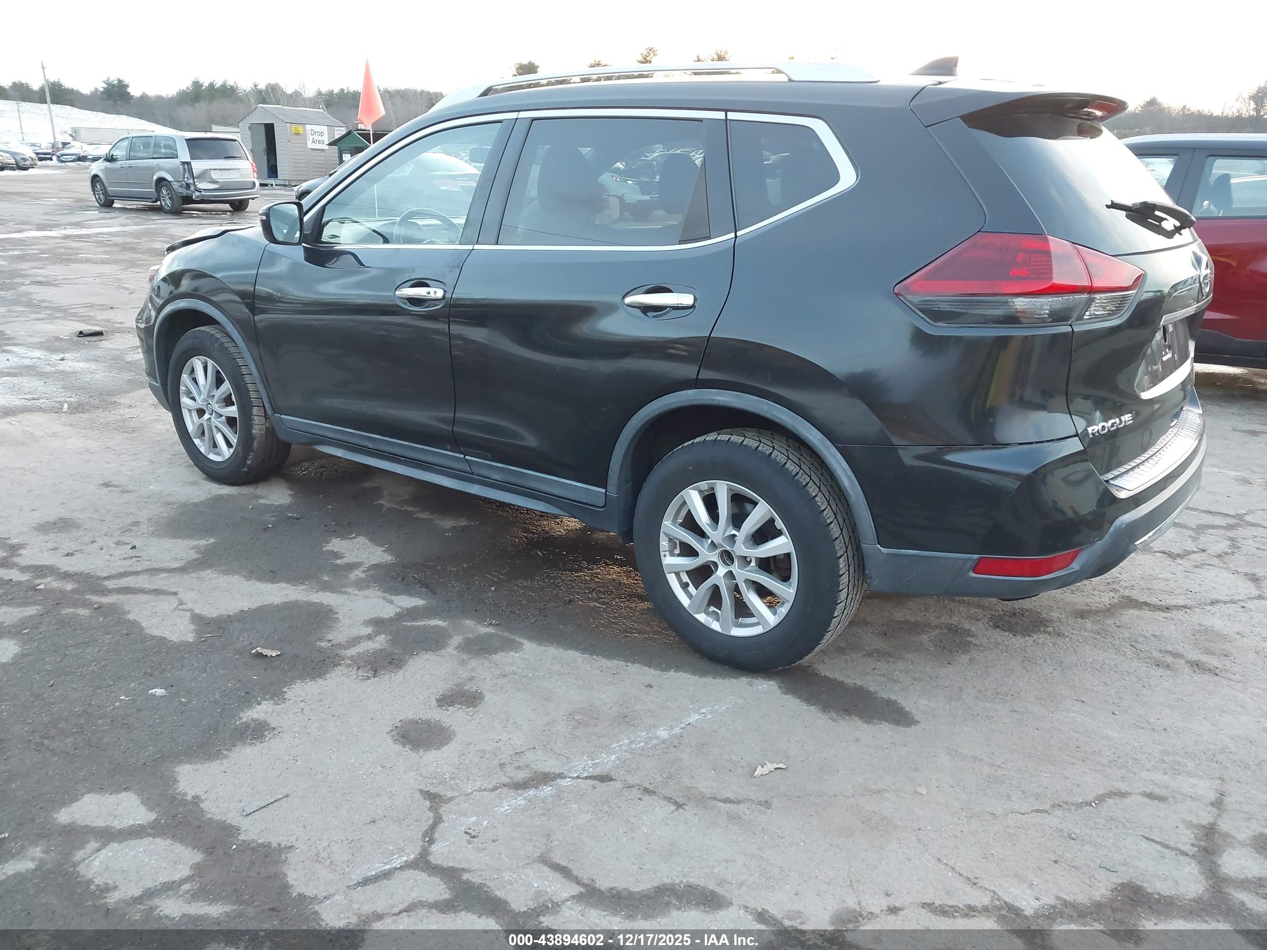 NISSAN ROGUE image 3