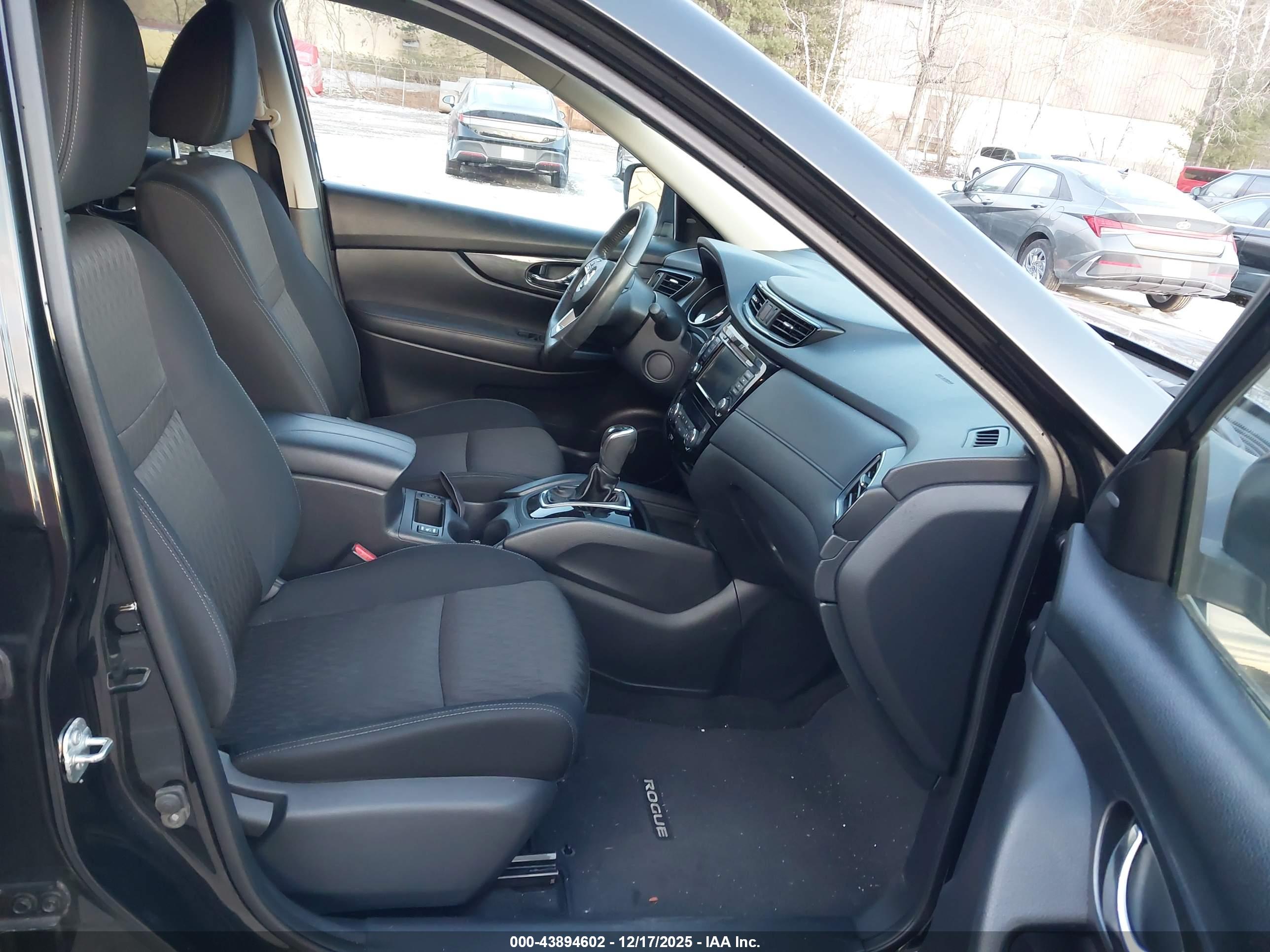 NISSAN ROGUE image 5