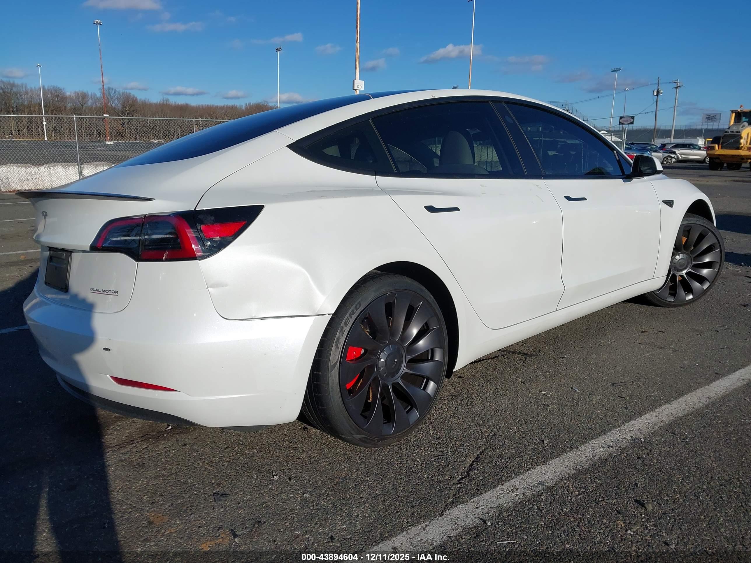 TESLA MODEL image 4