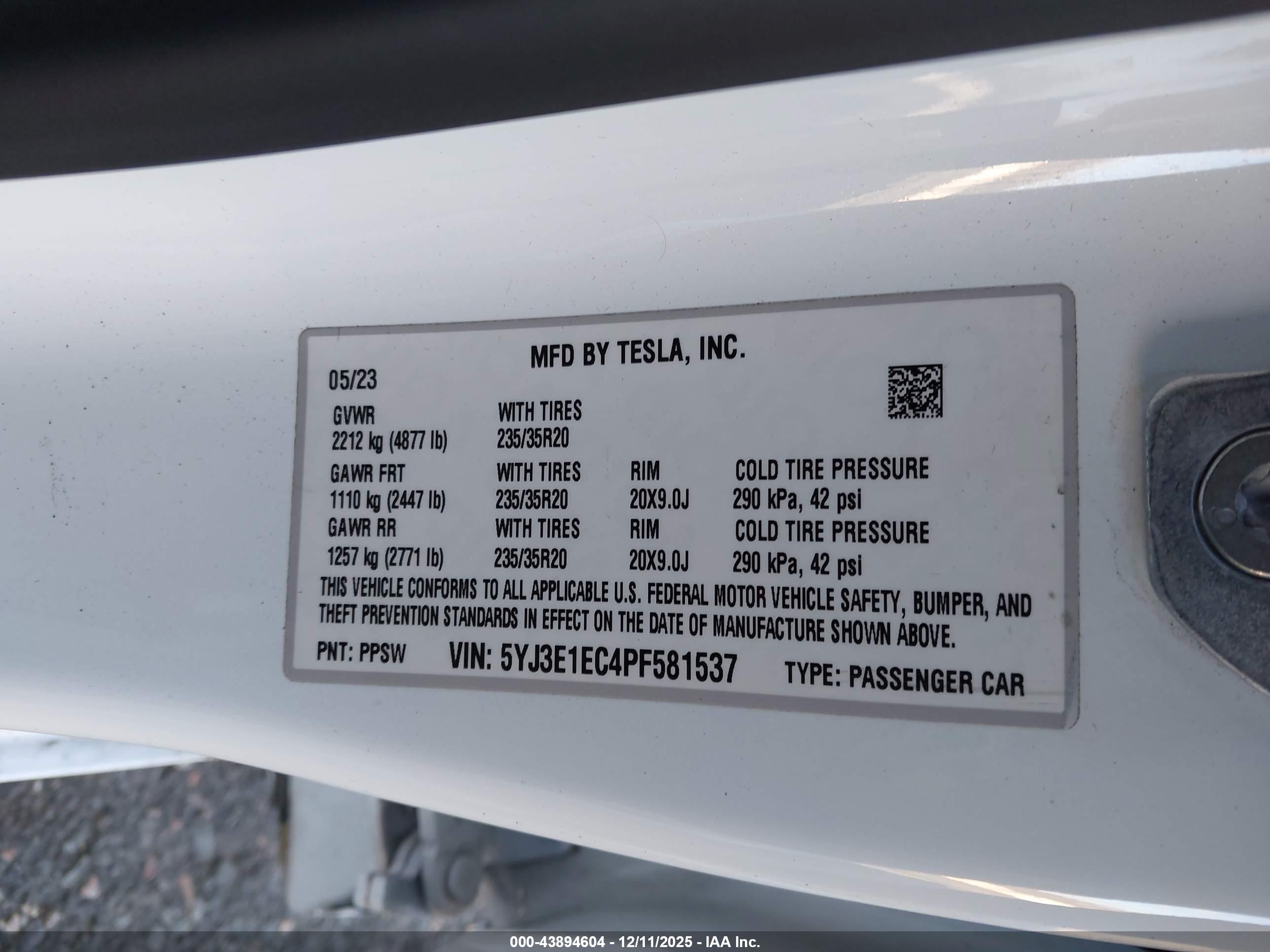 TESLA MODEL image 9